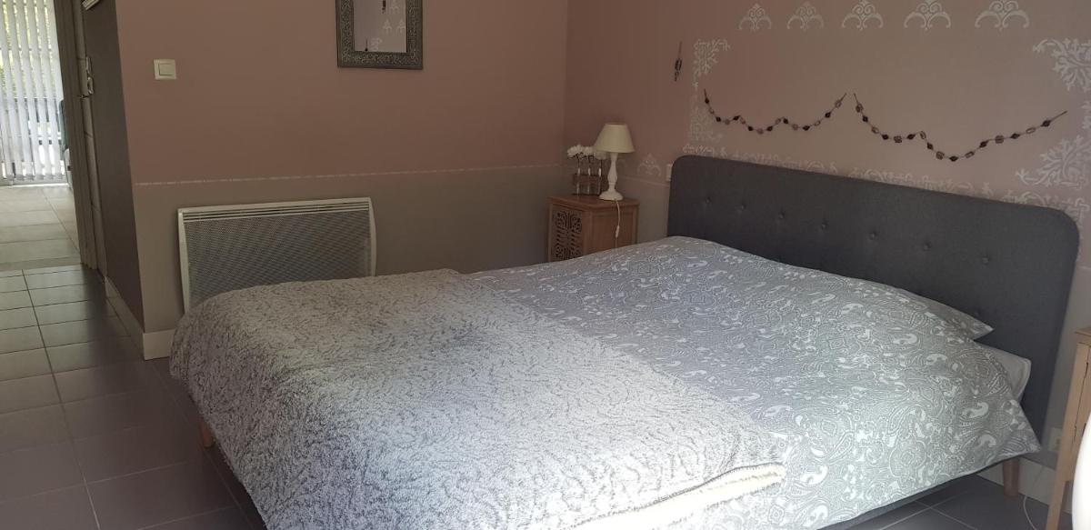 Triple Room with Private Bathroom photo 2