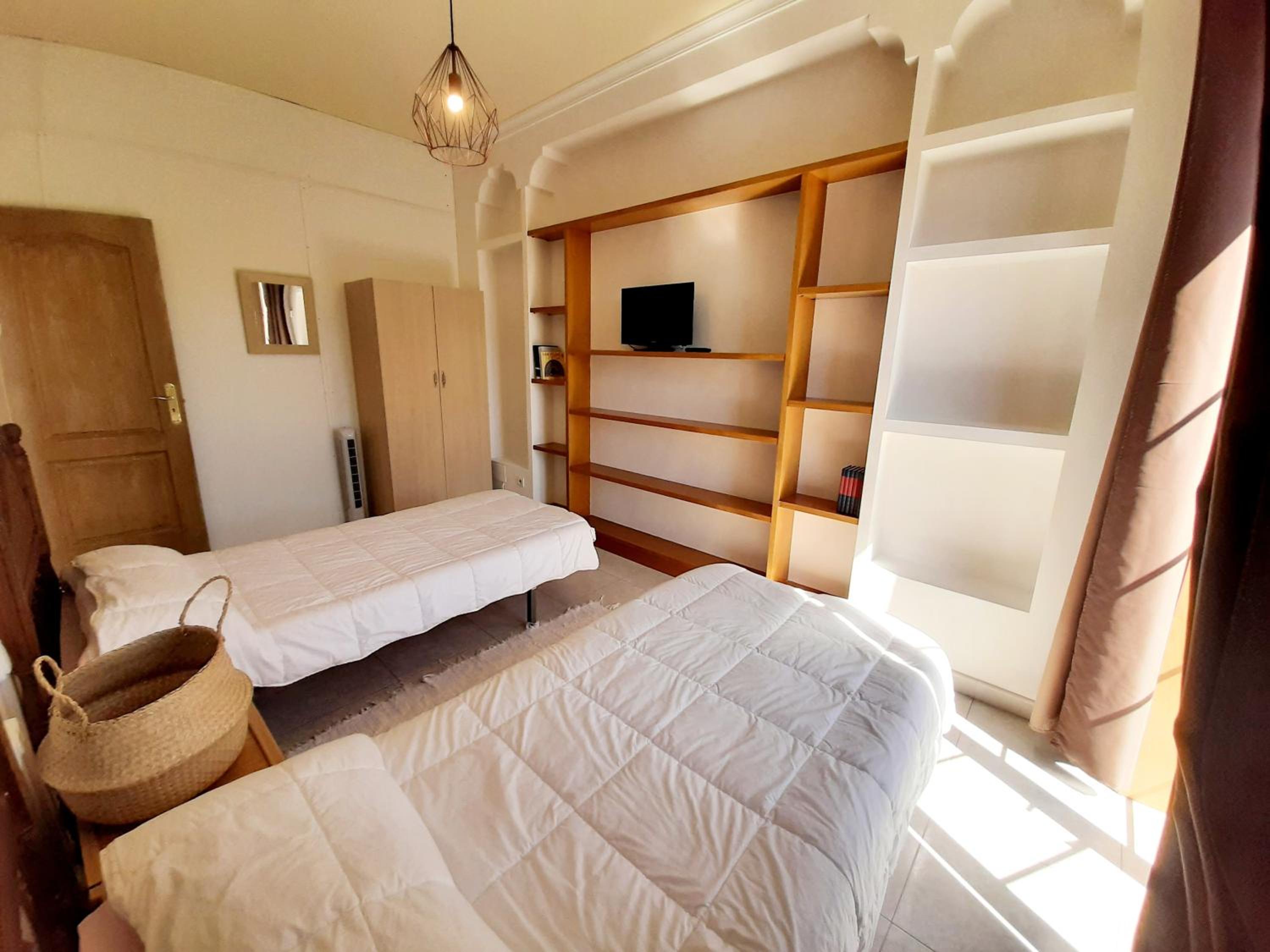Twin Room with Shared Bathroom photo 3