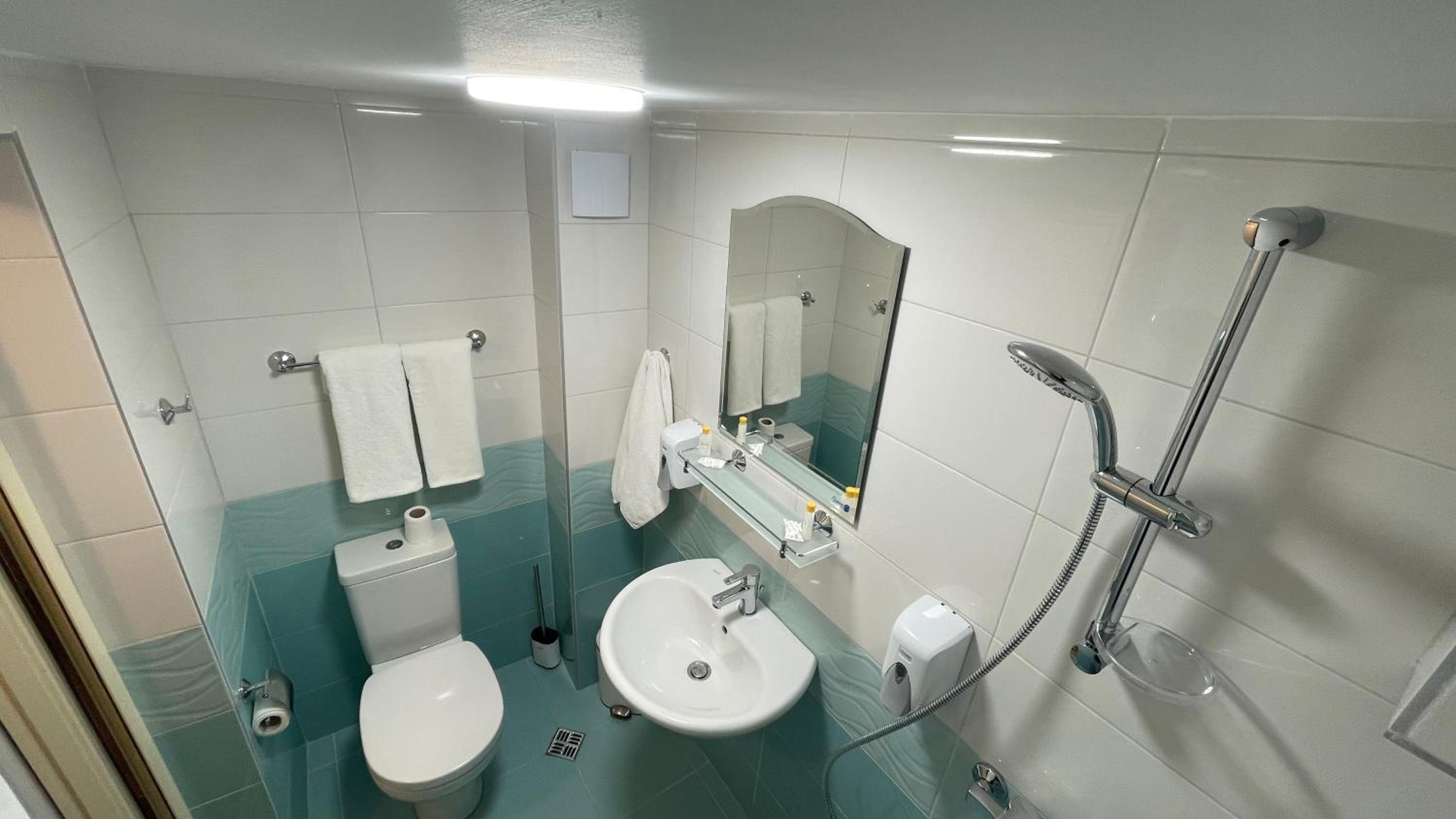 Economy Double or Twin Room - Photo 13
