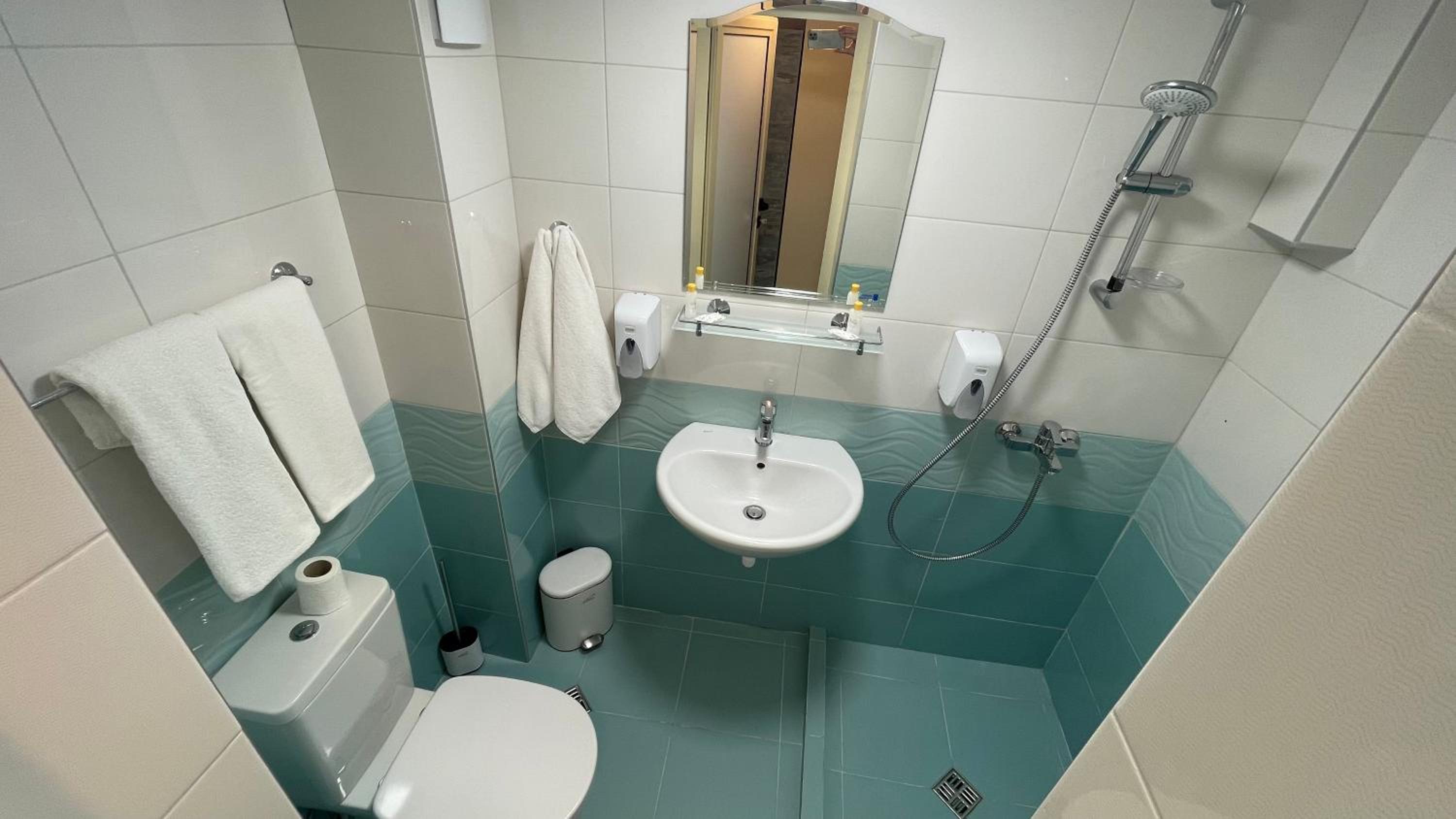 Economy Double or Twin Room - Photo 15