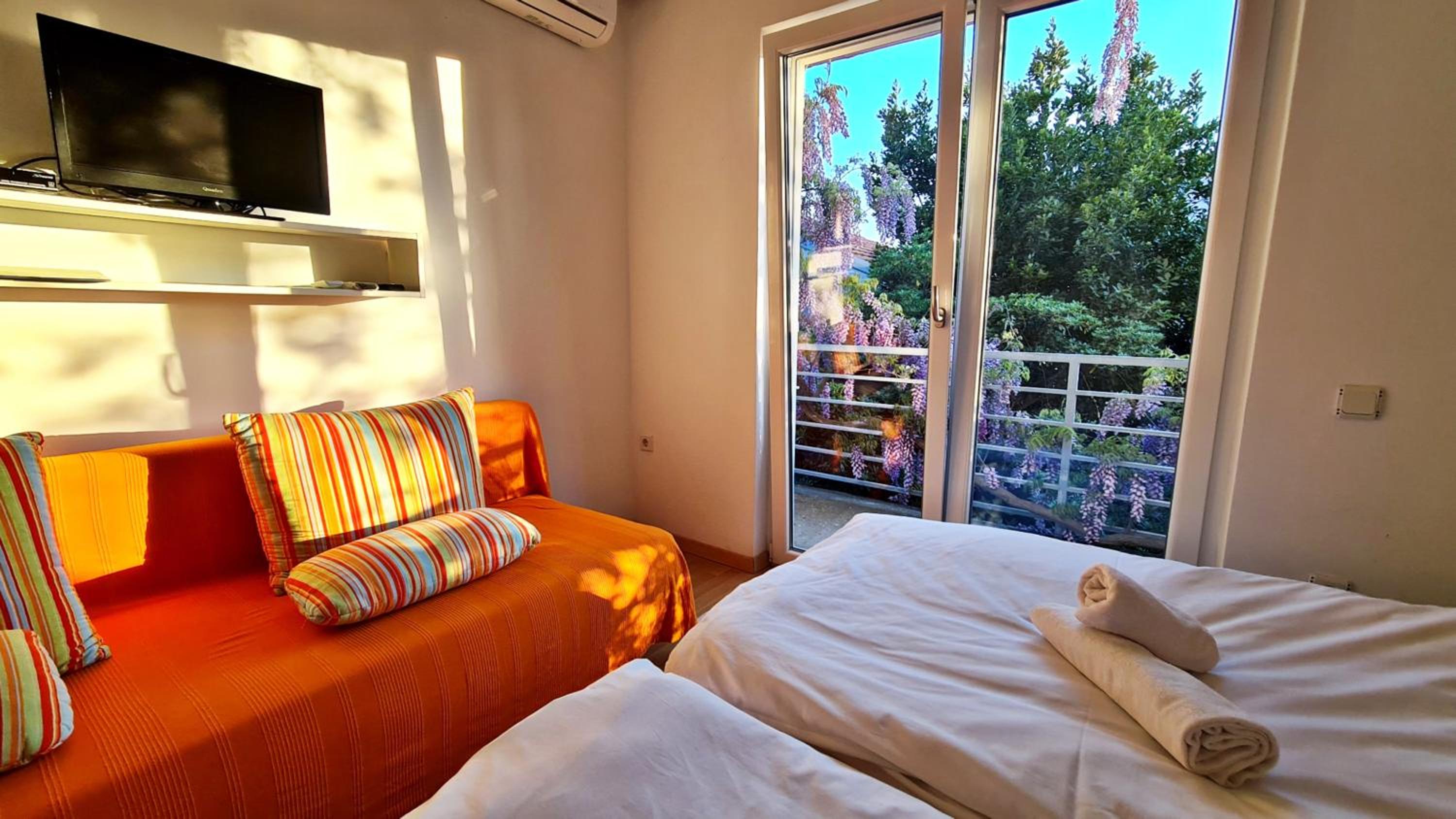 Deluxe Double Room with Balcony and Sea View