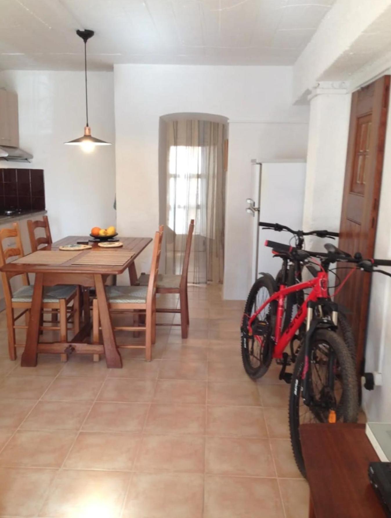 One-Bedroom House photo 2