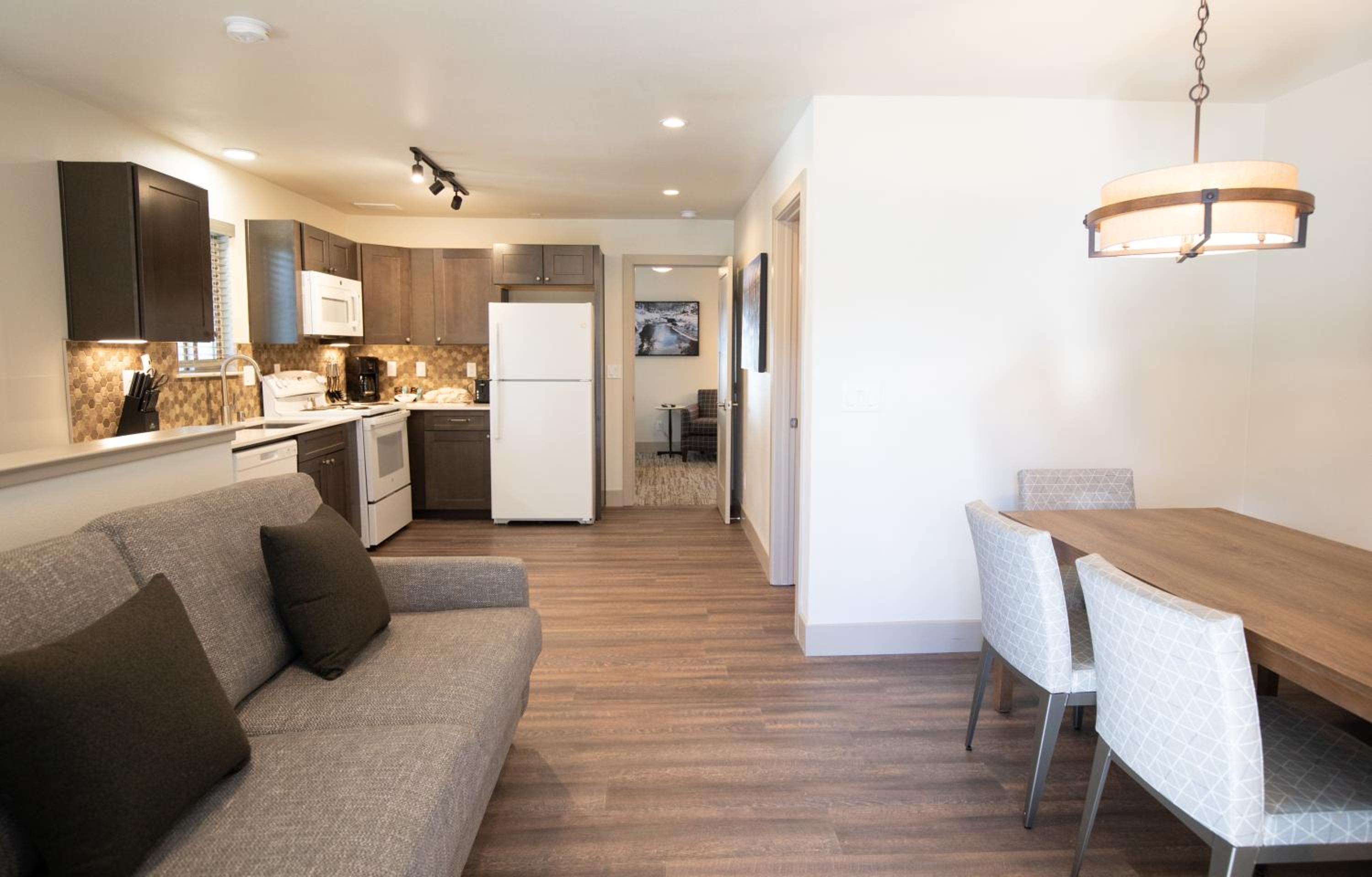 Two-Bedroom Apartment - Photo 5
