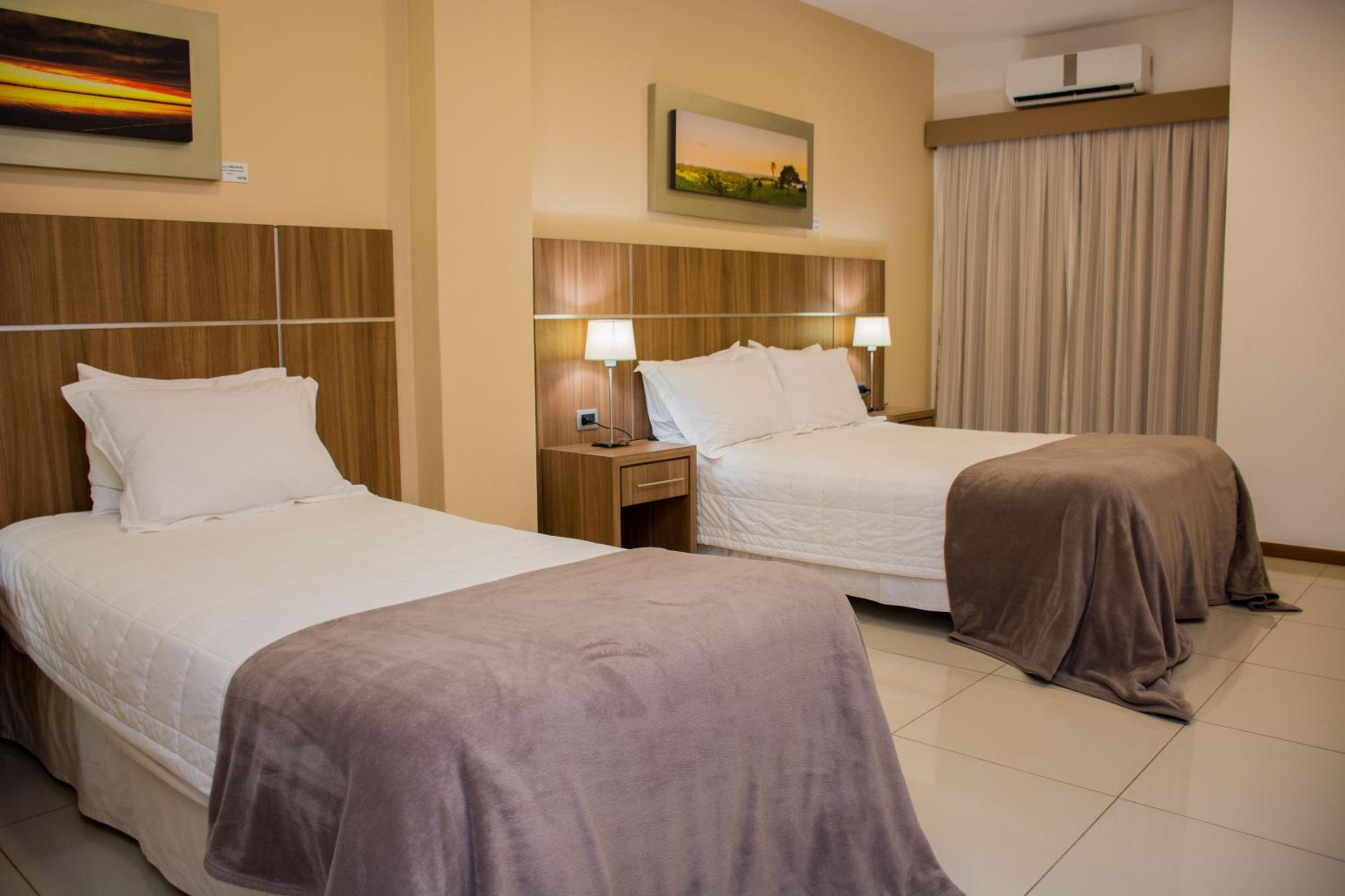 Queen Room with Two Queen Beds - Disability Access