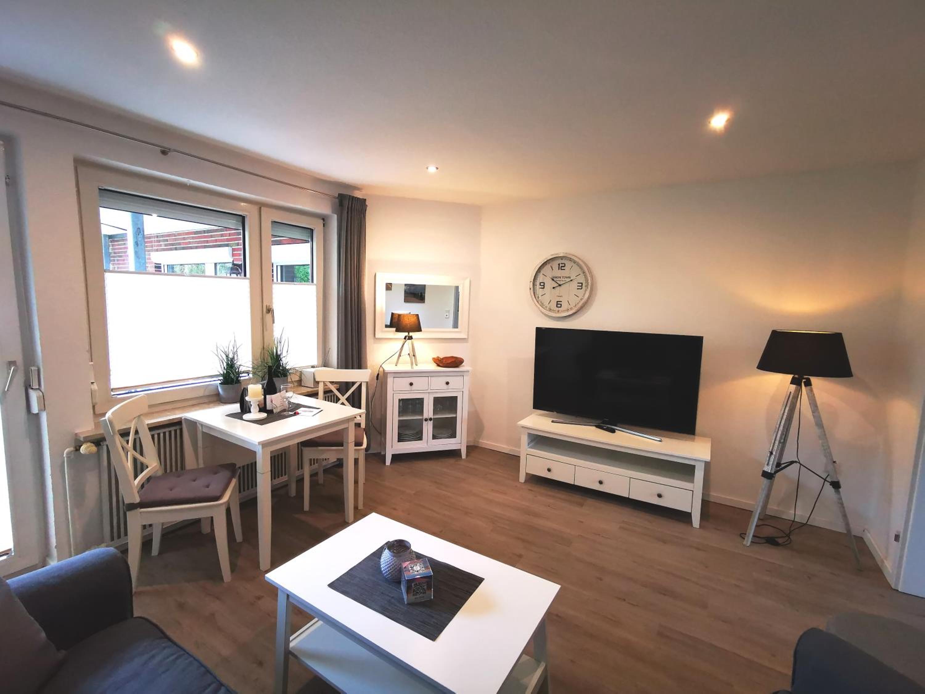 Apartment with Terrace photo 2