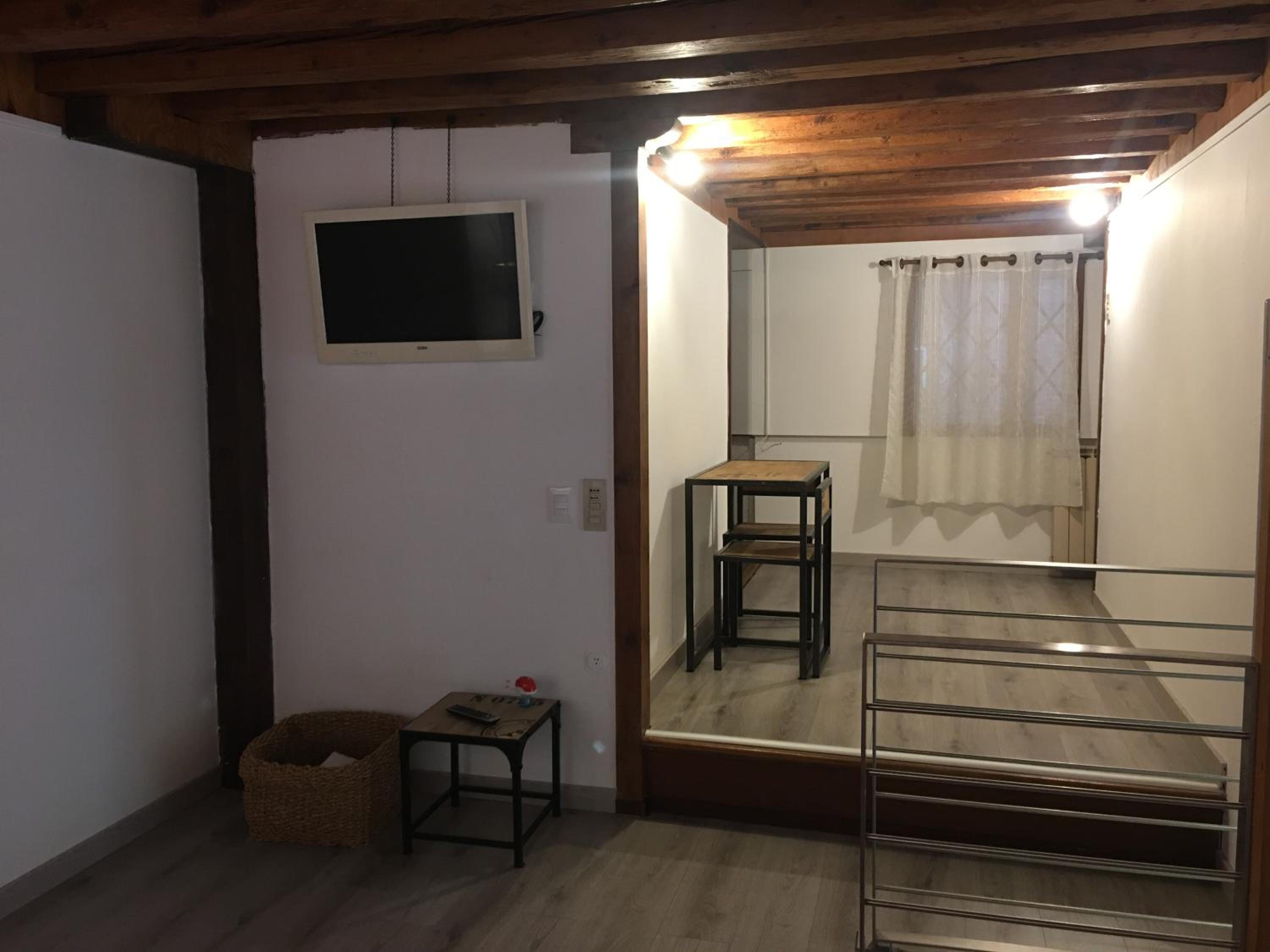Studio Apartment photo 1
