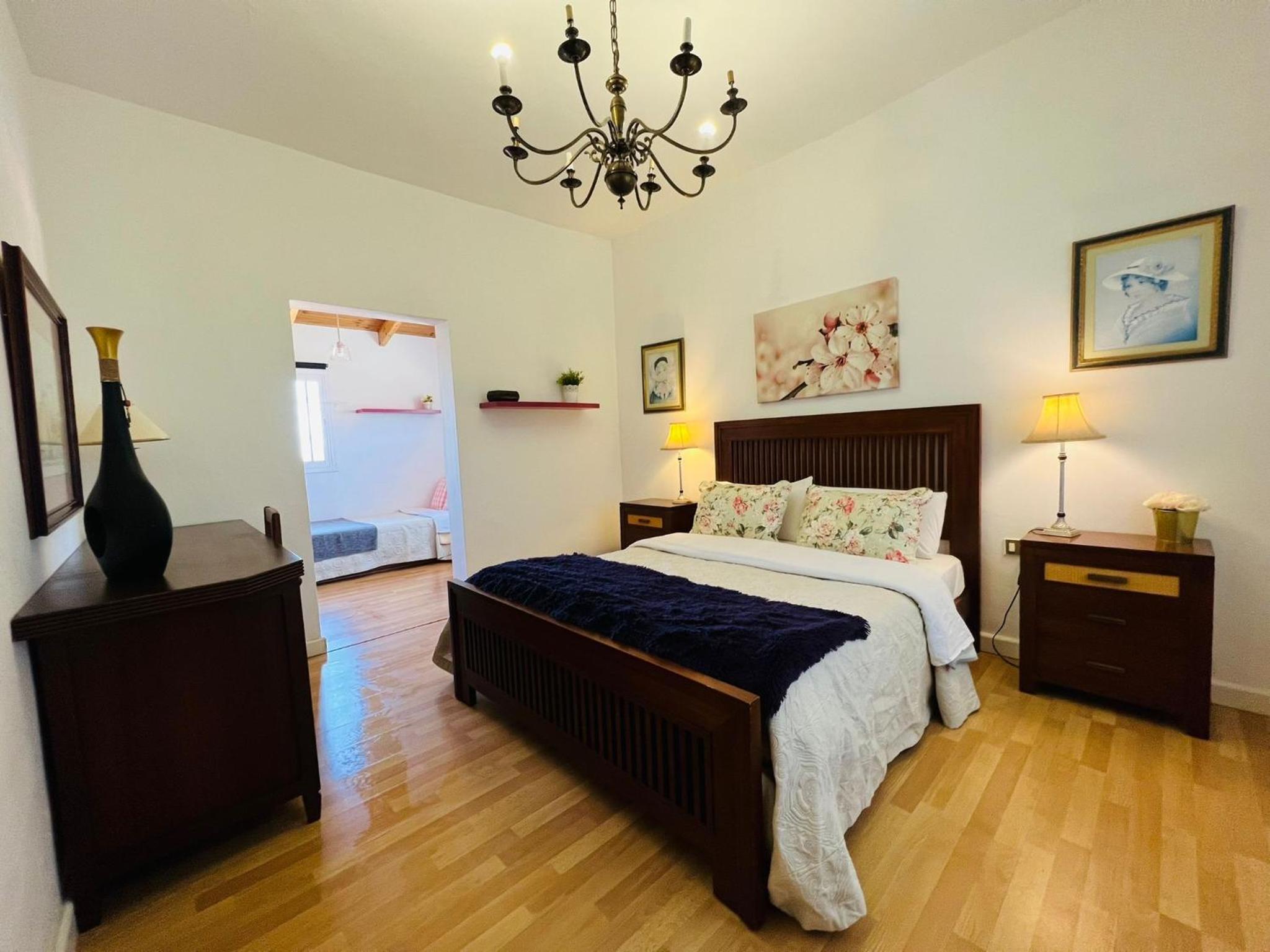 Apartment with Terrace - Photo 37