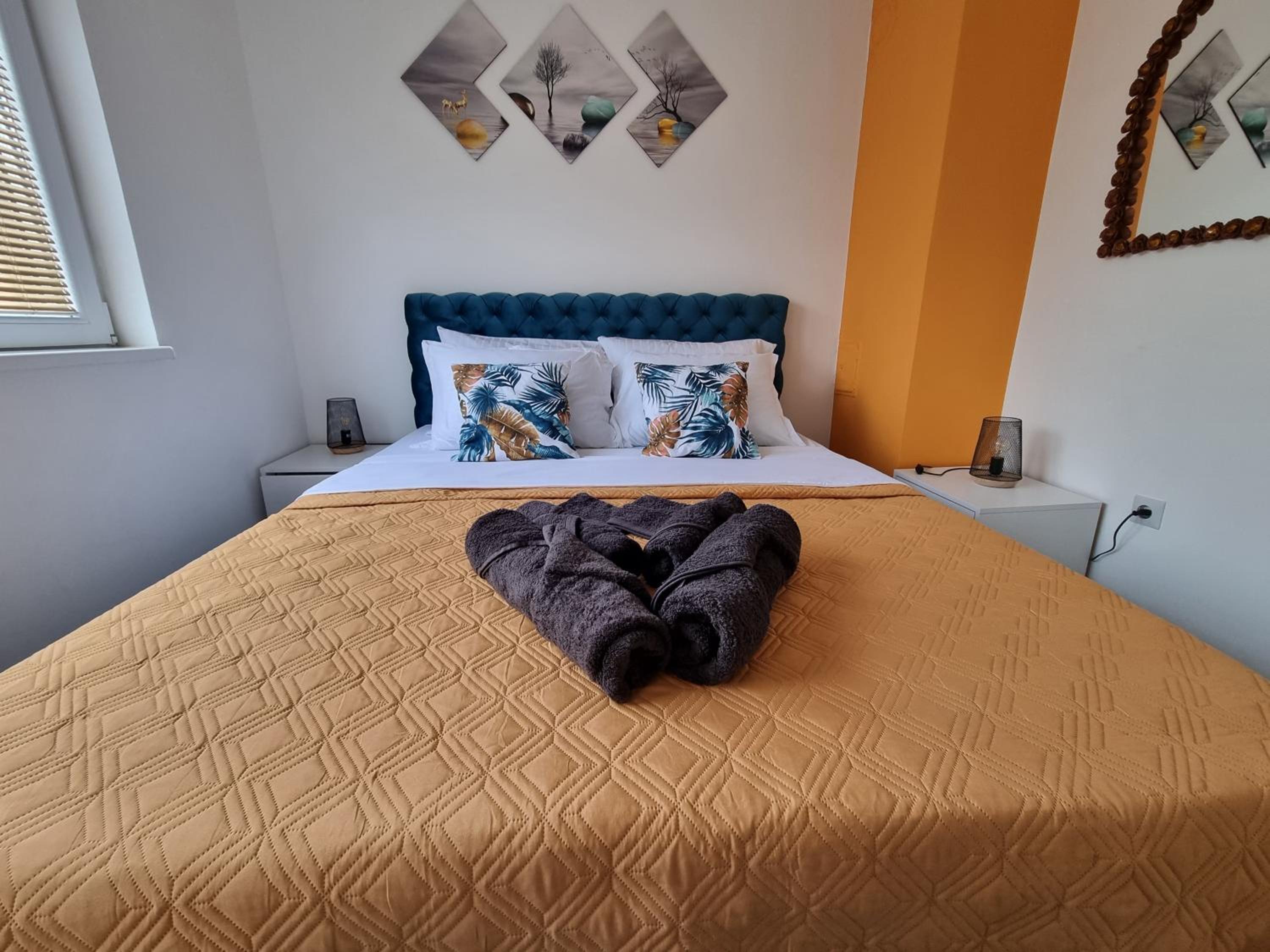 One-Bedroom Apartment photo 2