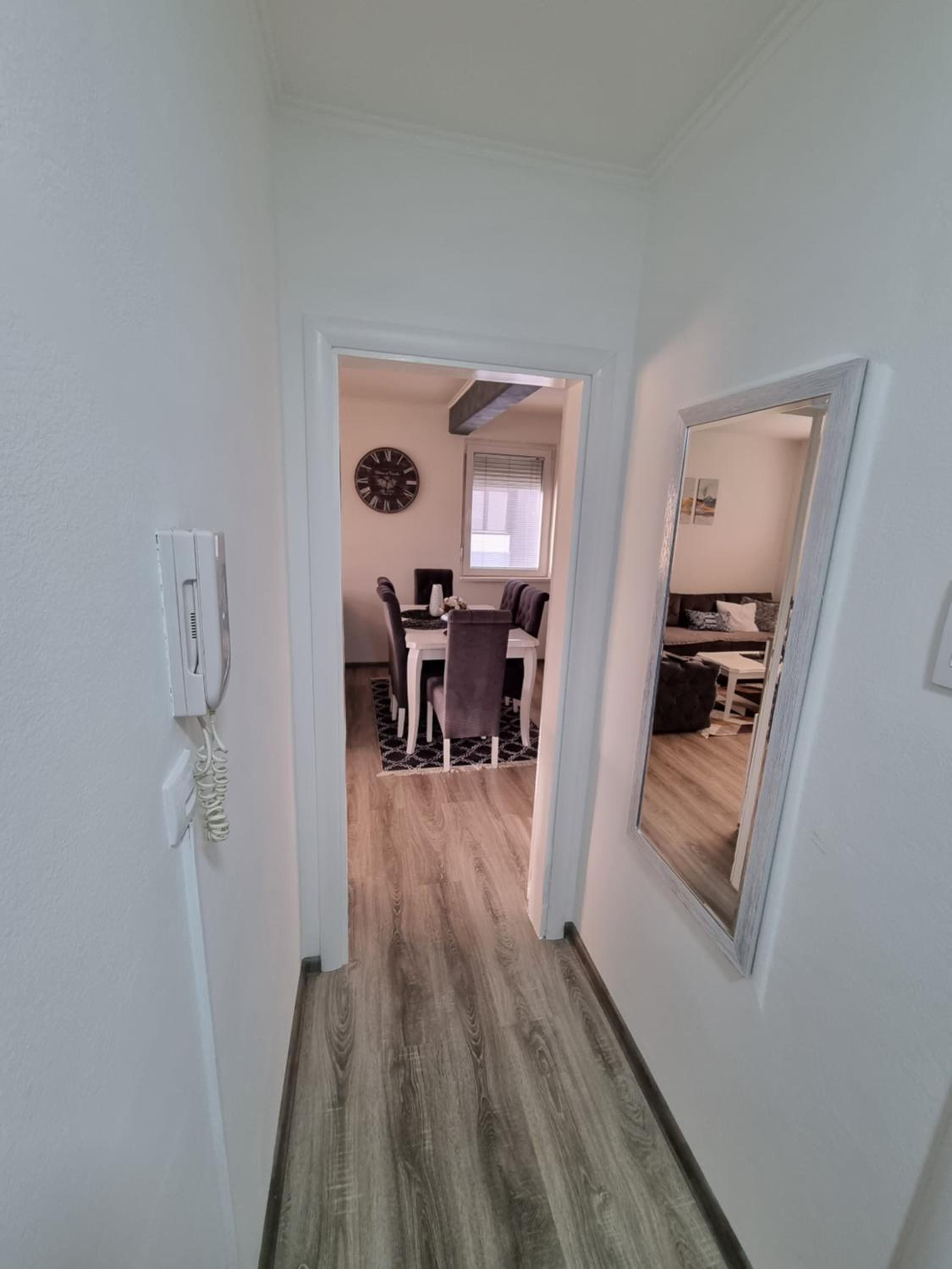 One-Bedroom Apartment photo 3