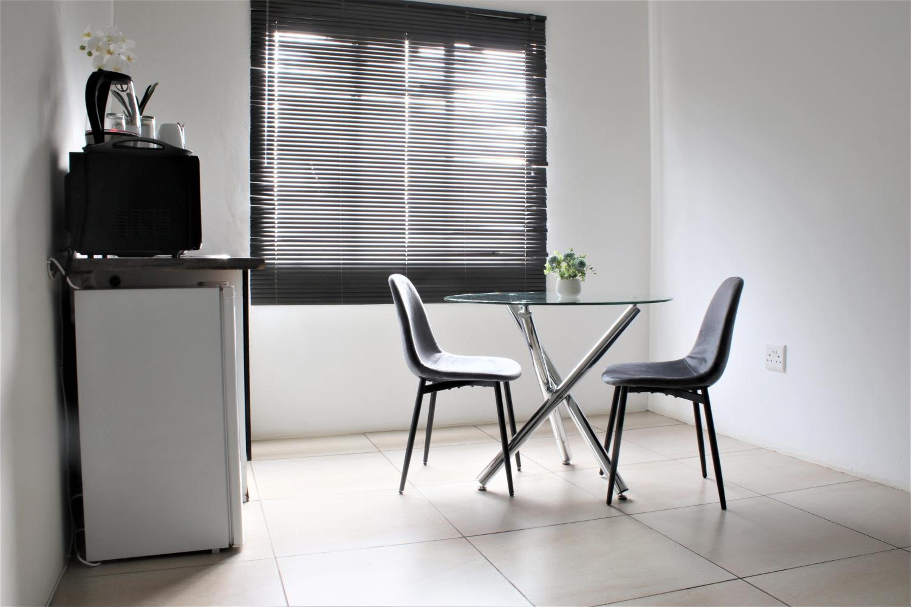 Double Room - Photo 9