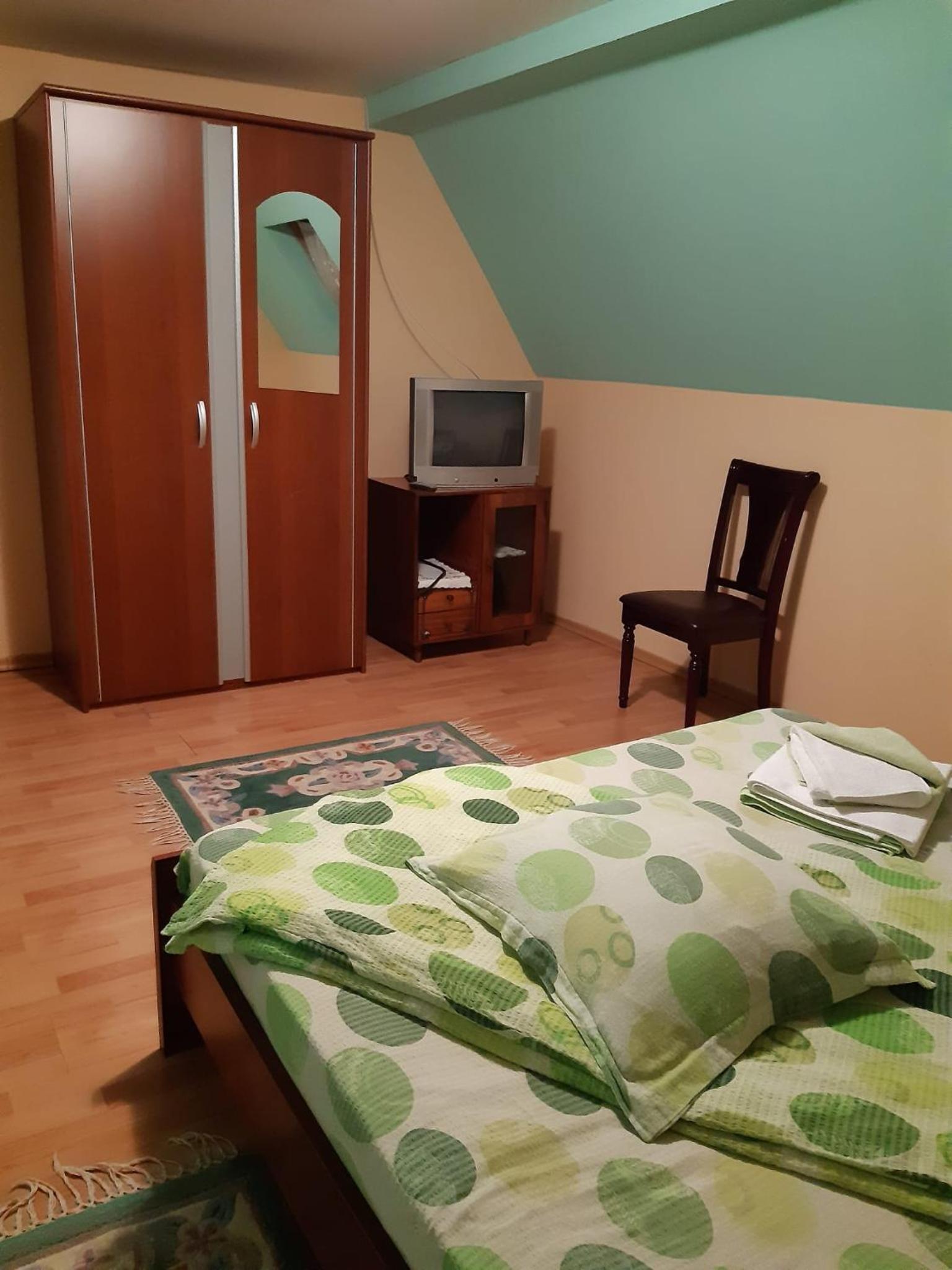 Double Room with Shared Bathroom photo 2