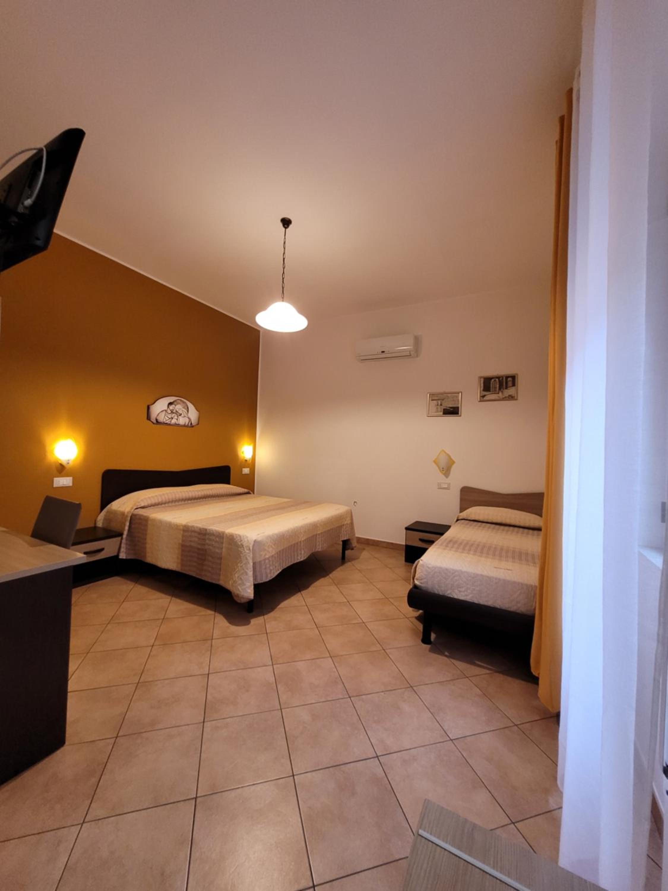 Triple Room - Photo 10