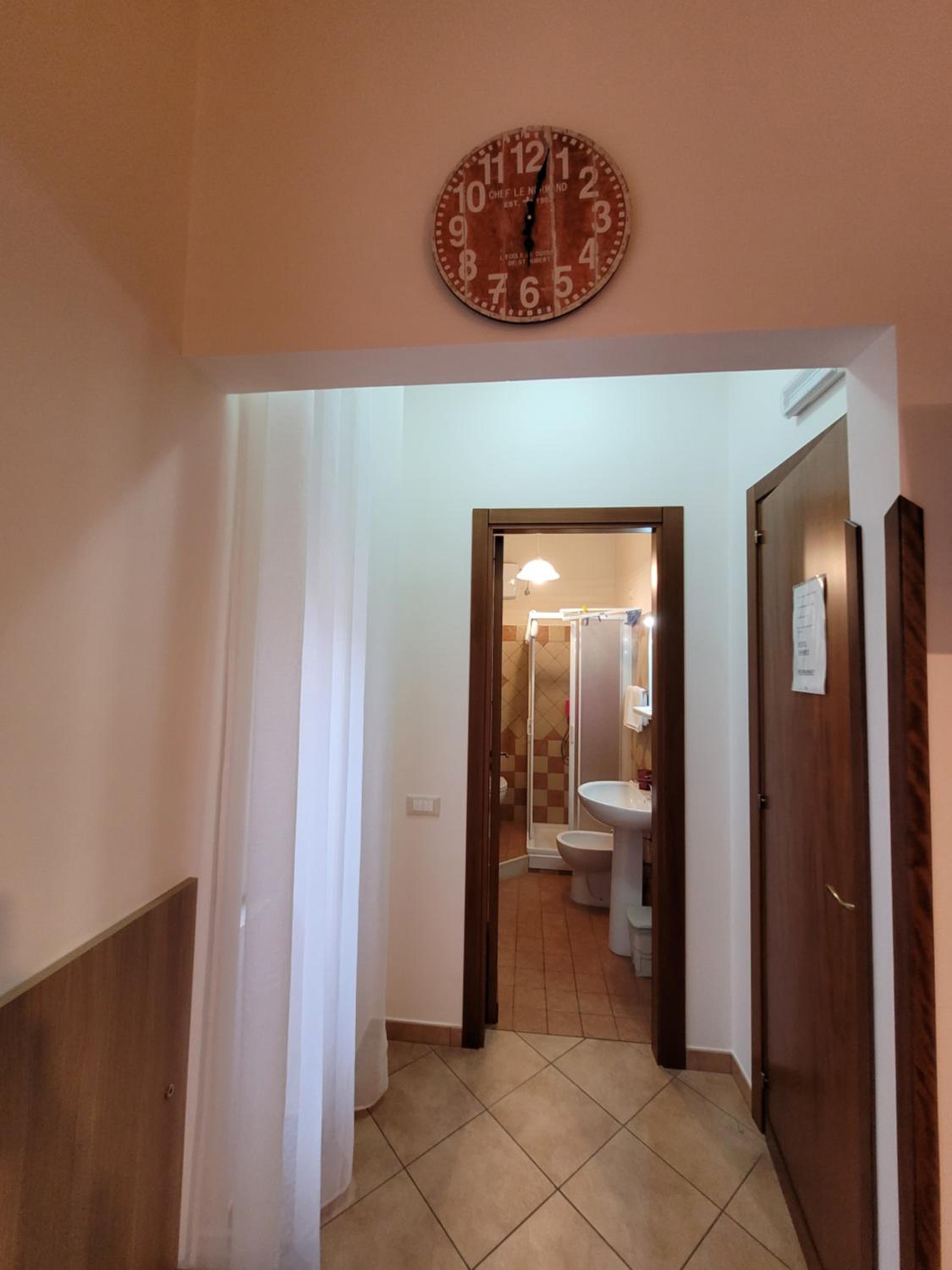 Triple Room - Photo 8