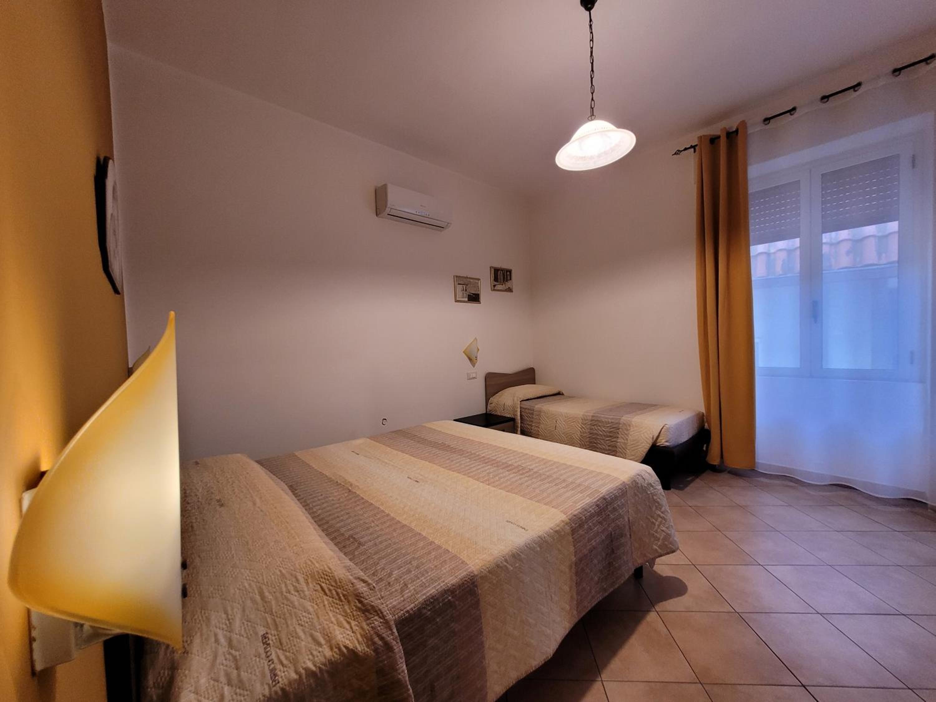 Triple Room - Photo 11