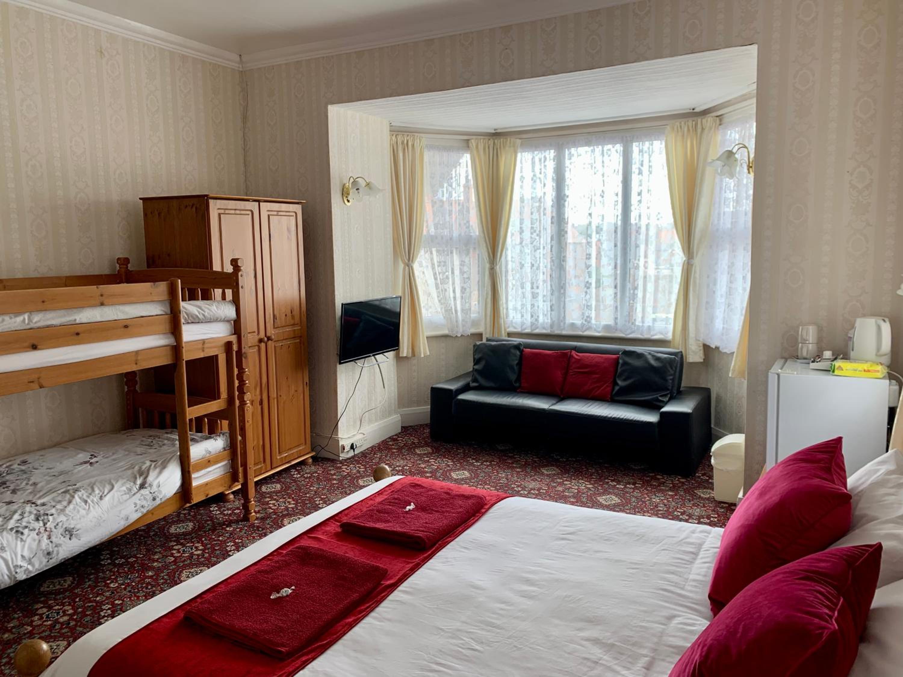 Deluxe Triple Room - Photo 2
