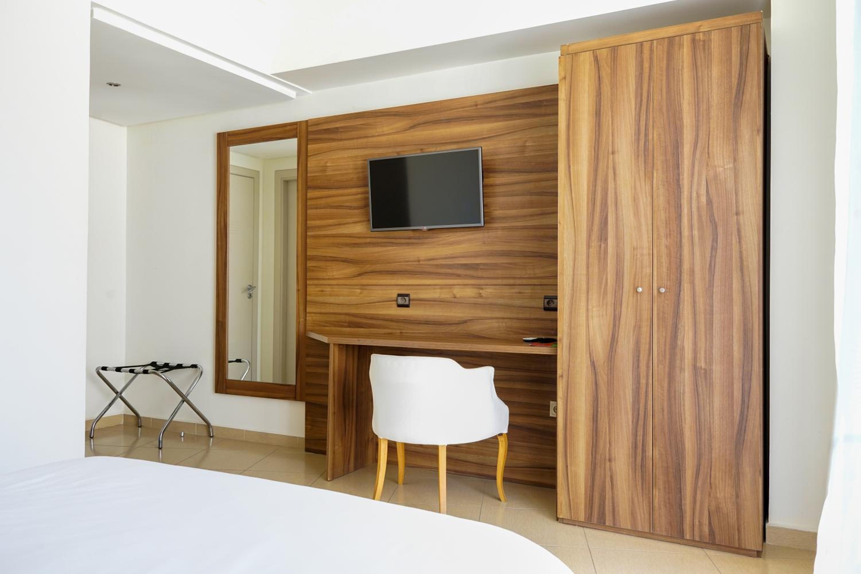 Standard Double Room - Photo 5