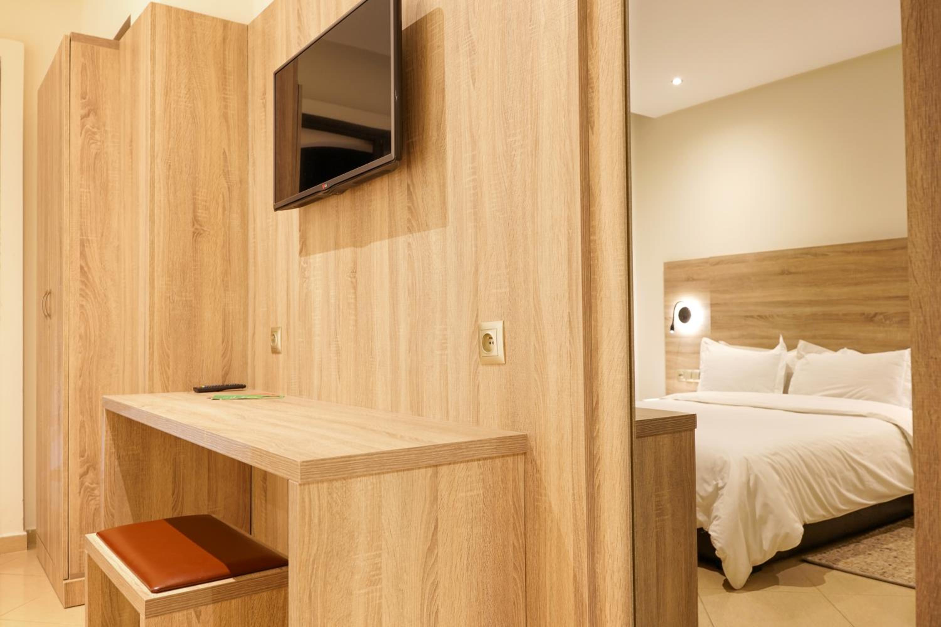 Twin Room with Sea View - Photo 5