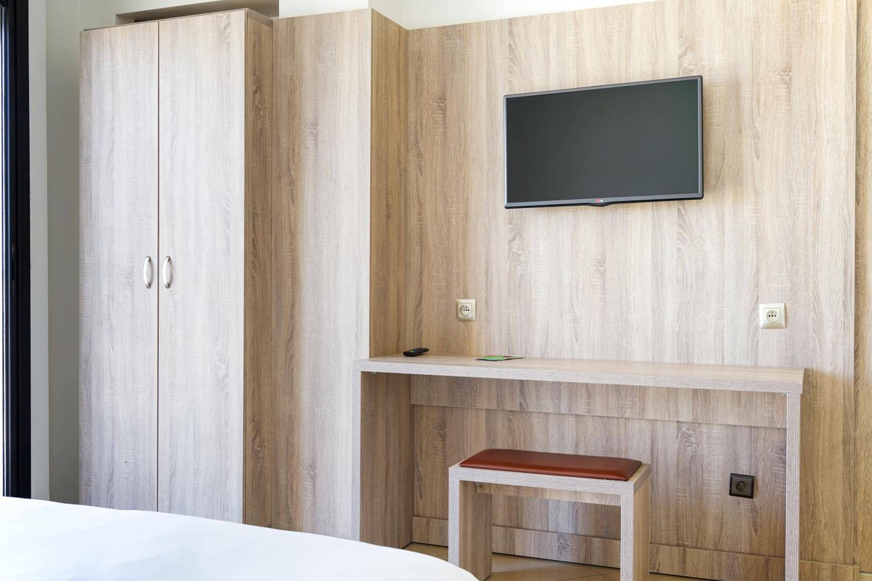 Double Room with Sea View - Photo 1