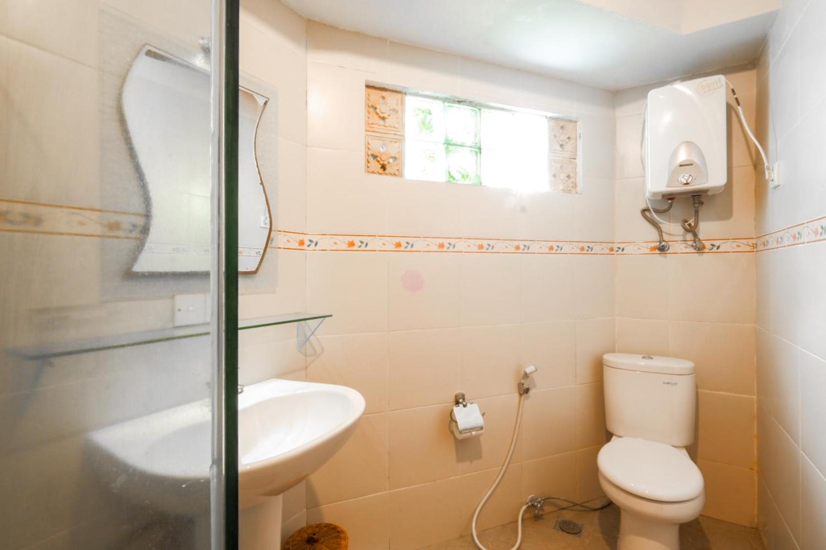 Deluxe Room (2 Adults + 1 Child) - Photo 4