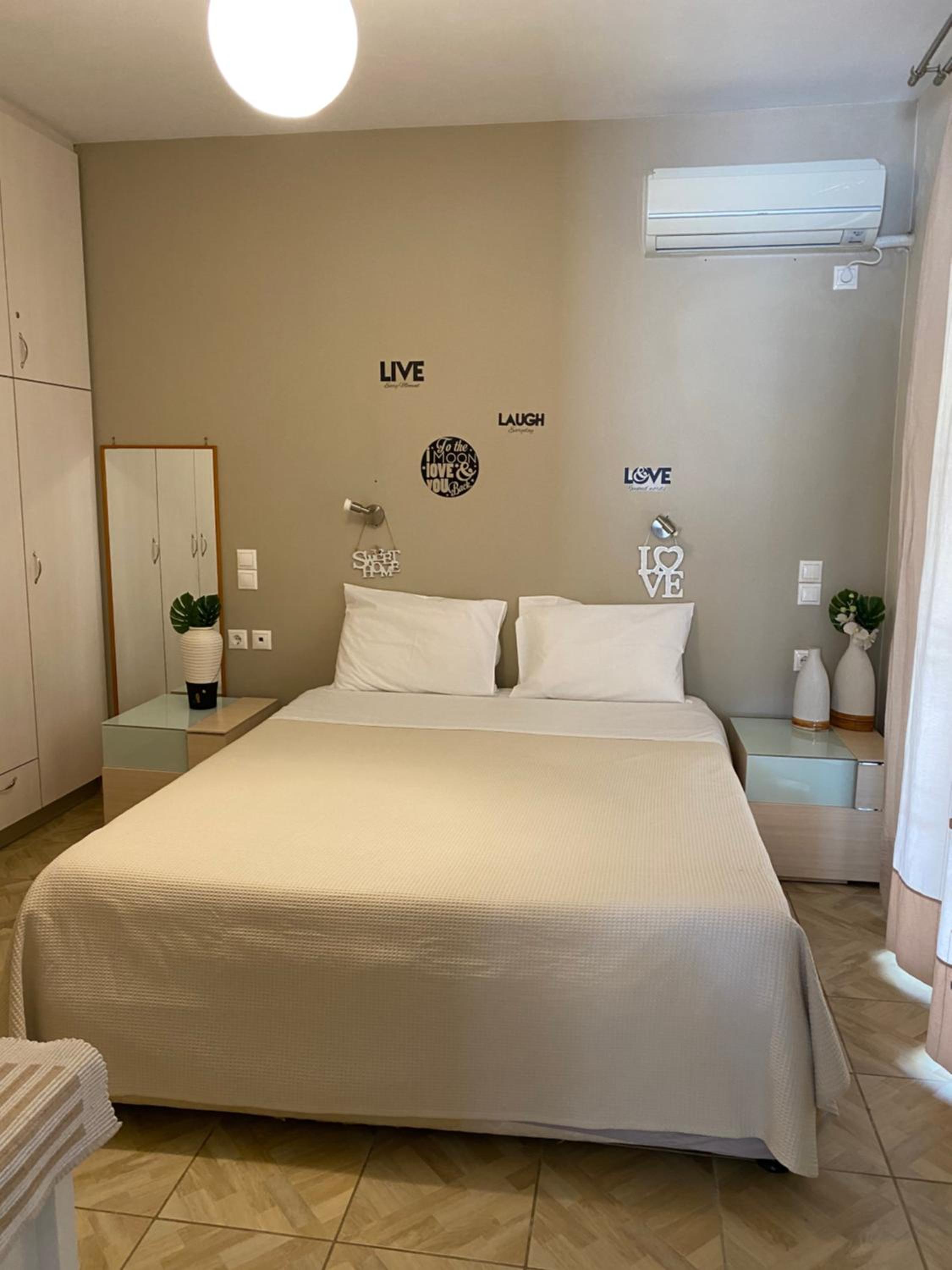 Three-Bedroom House photo 2