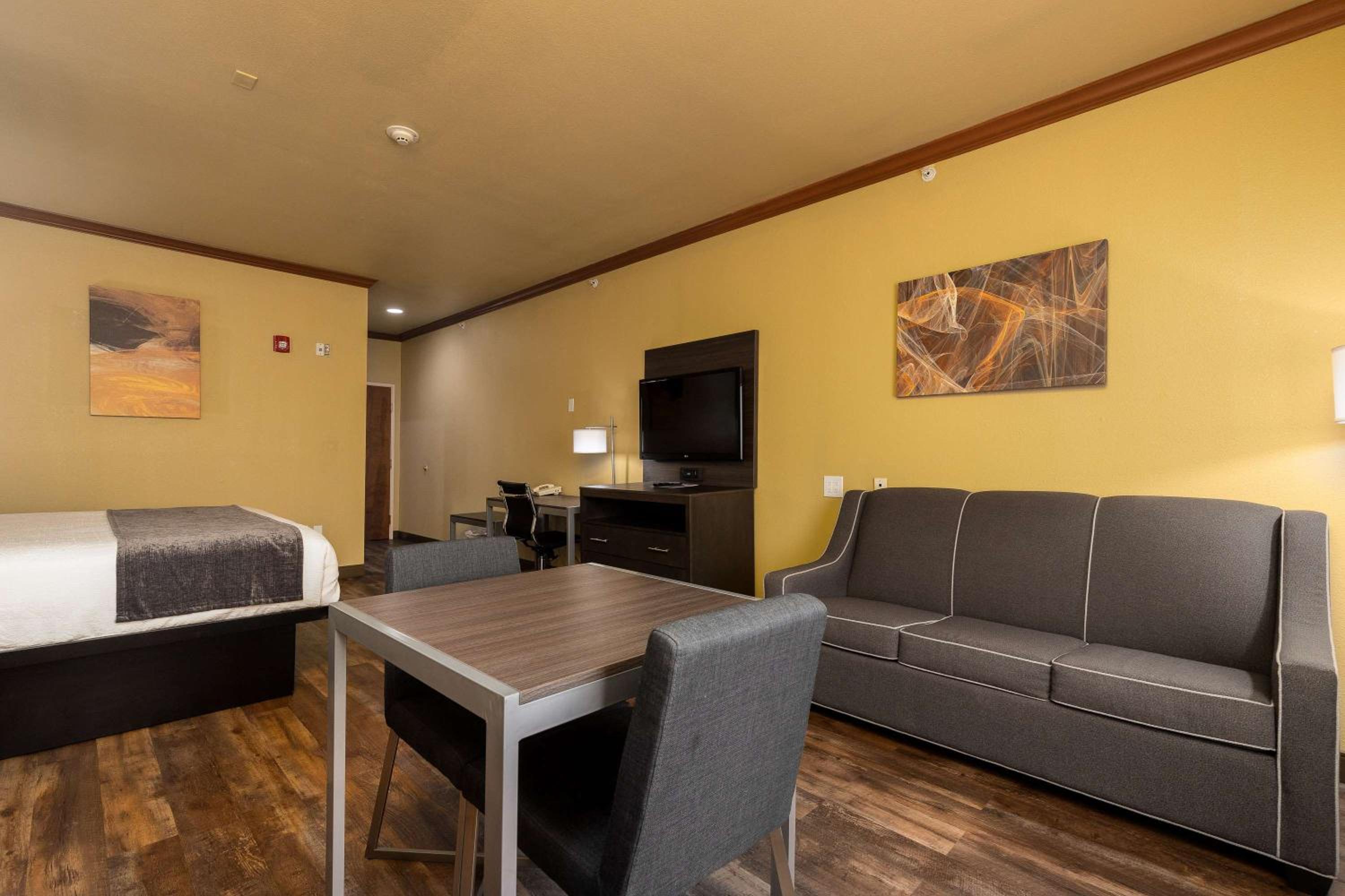 Deluxe King Room