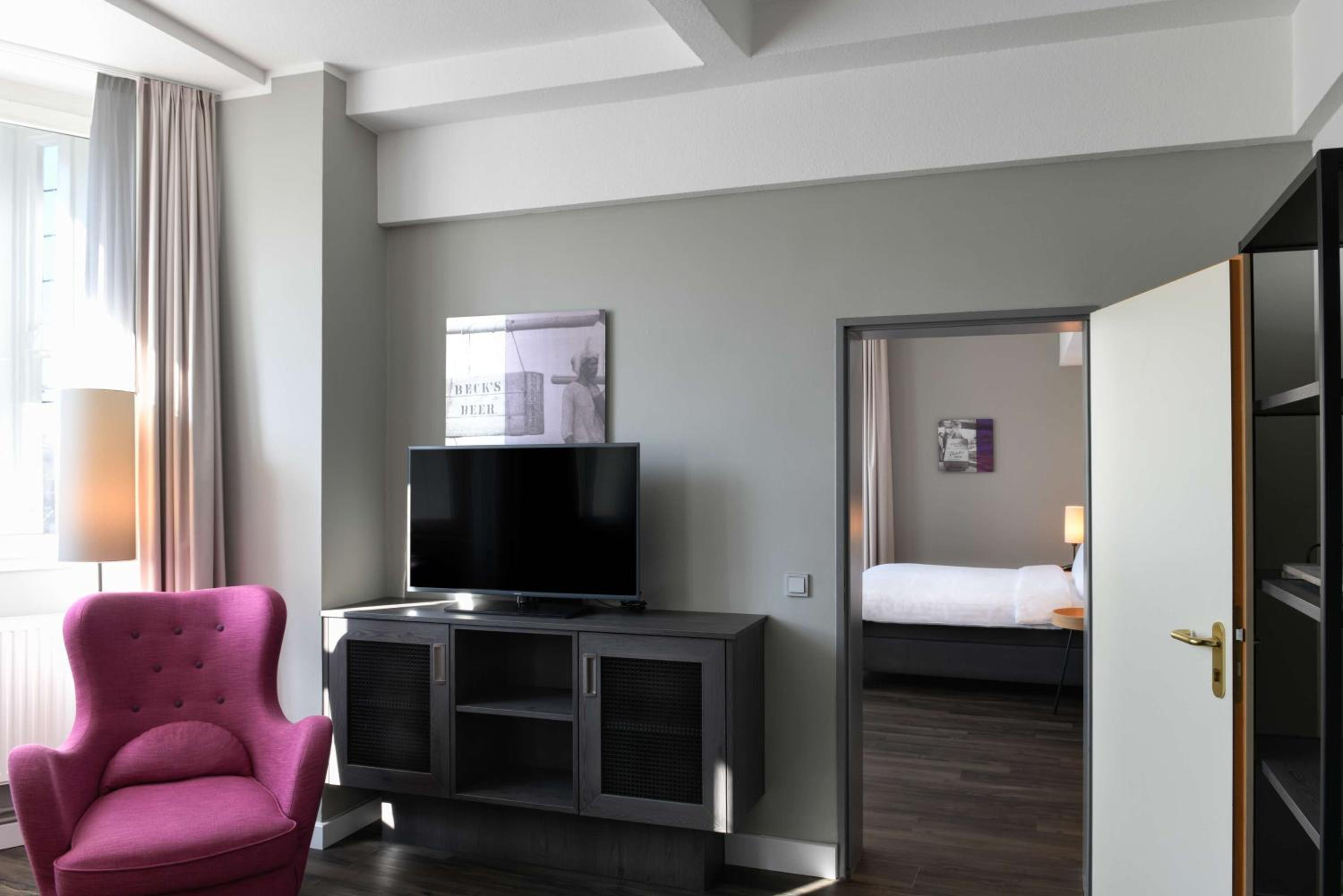 Suite thumbnail 6