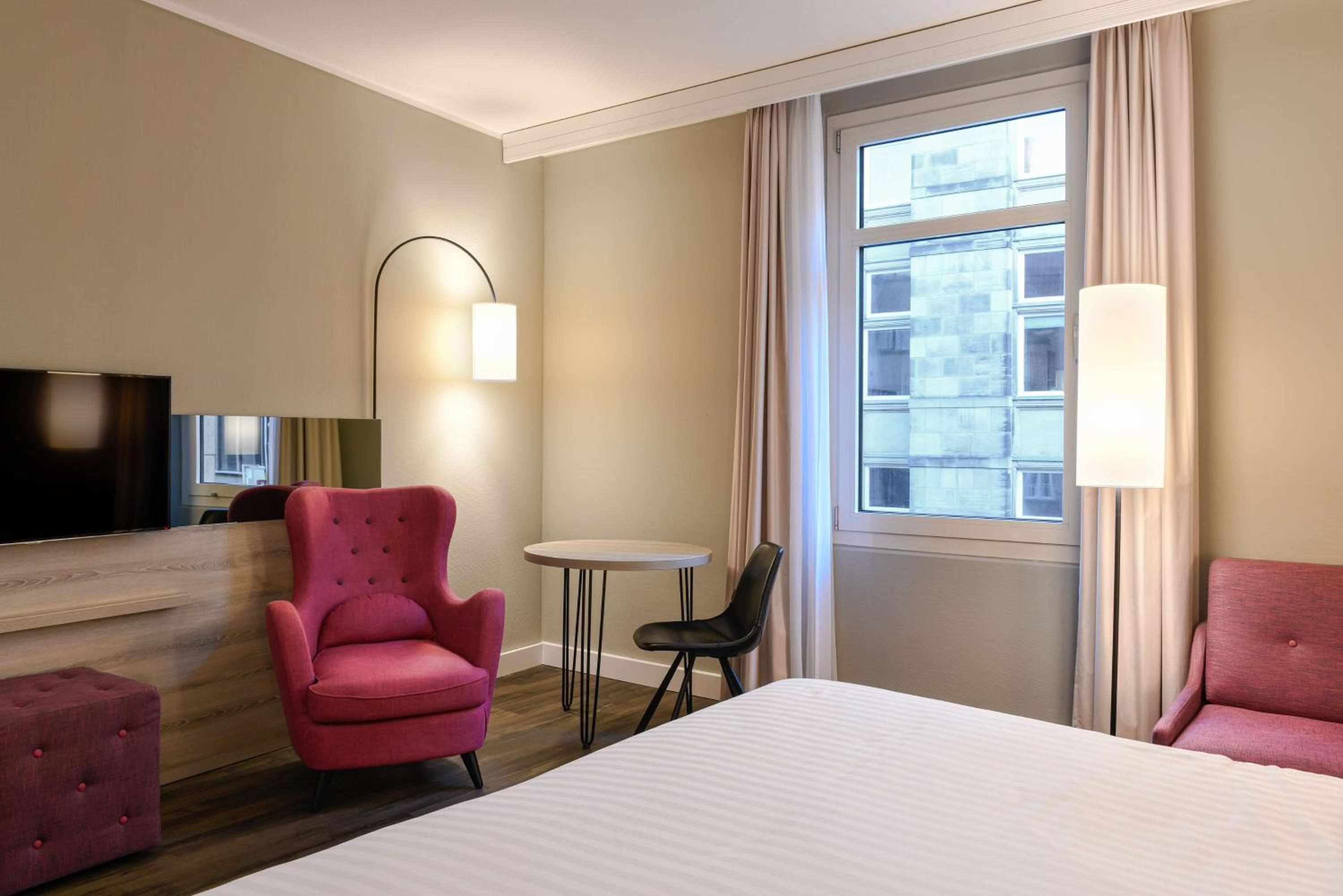 Superior Room thumbnail 6