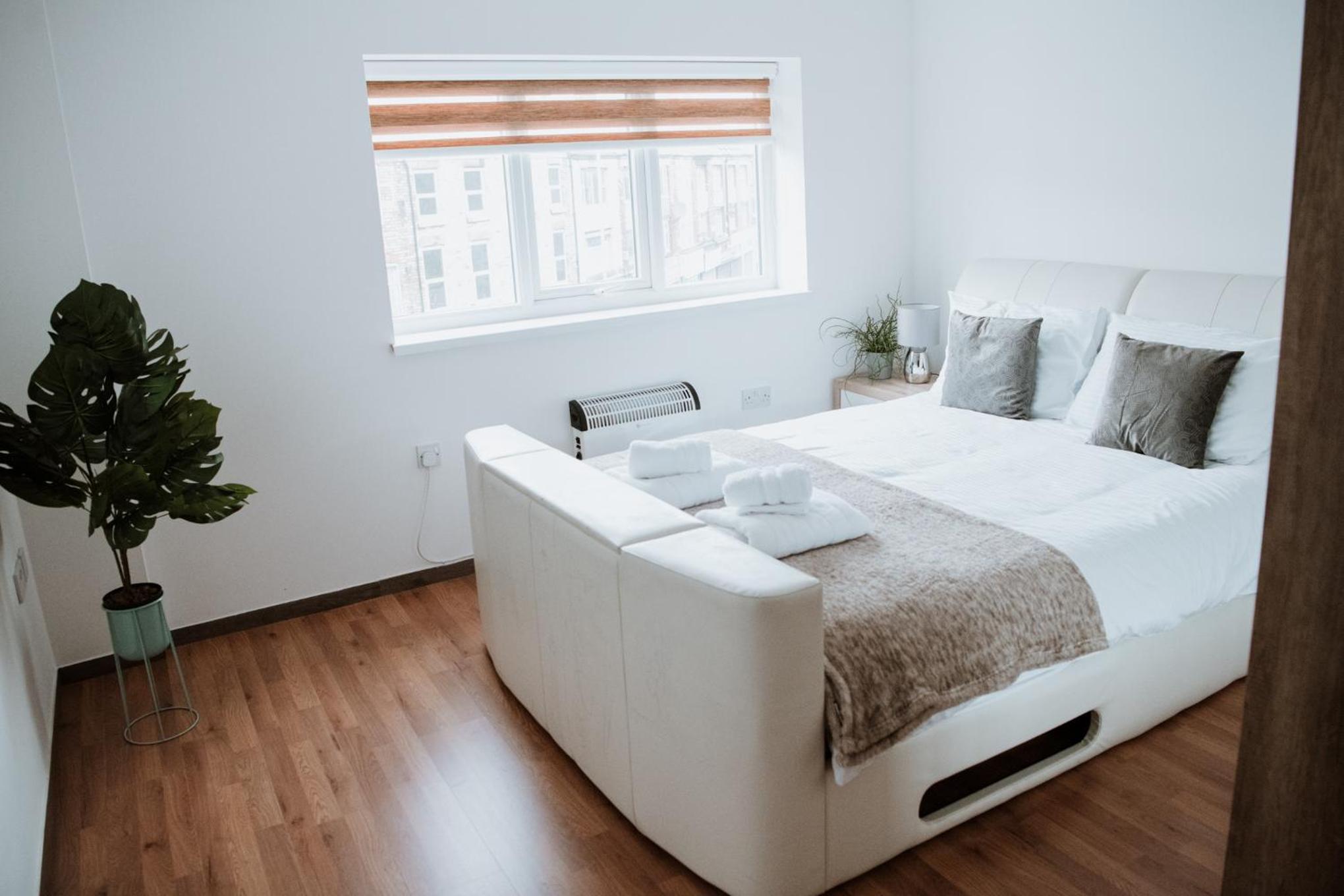 One-Bedroom Apartment - Photo 11