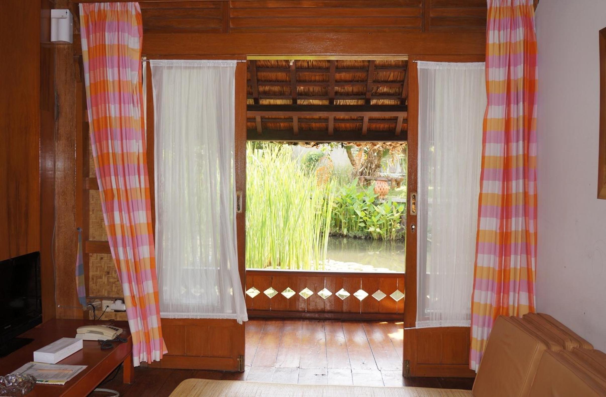 One-Bedroom Bungalow - Photo 1