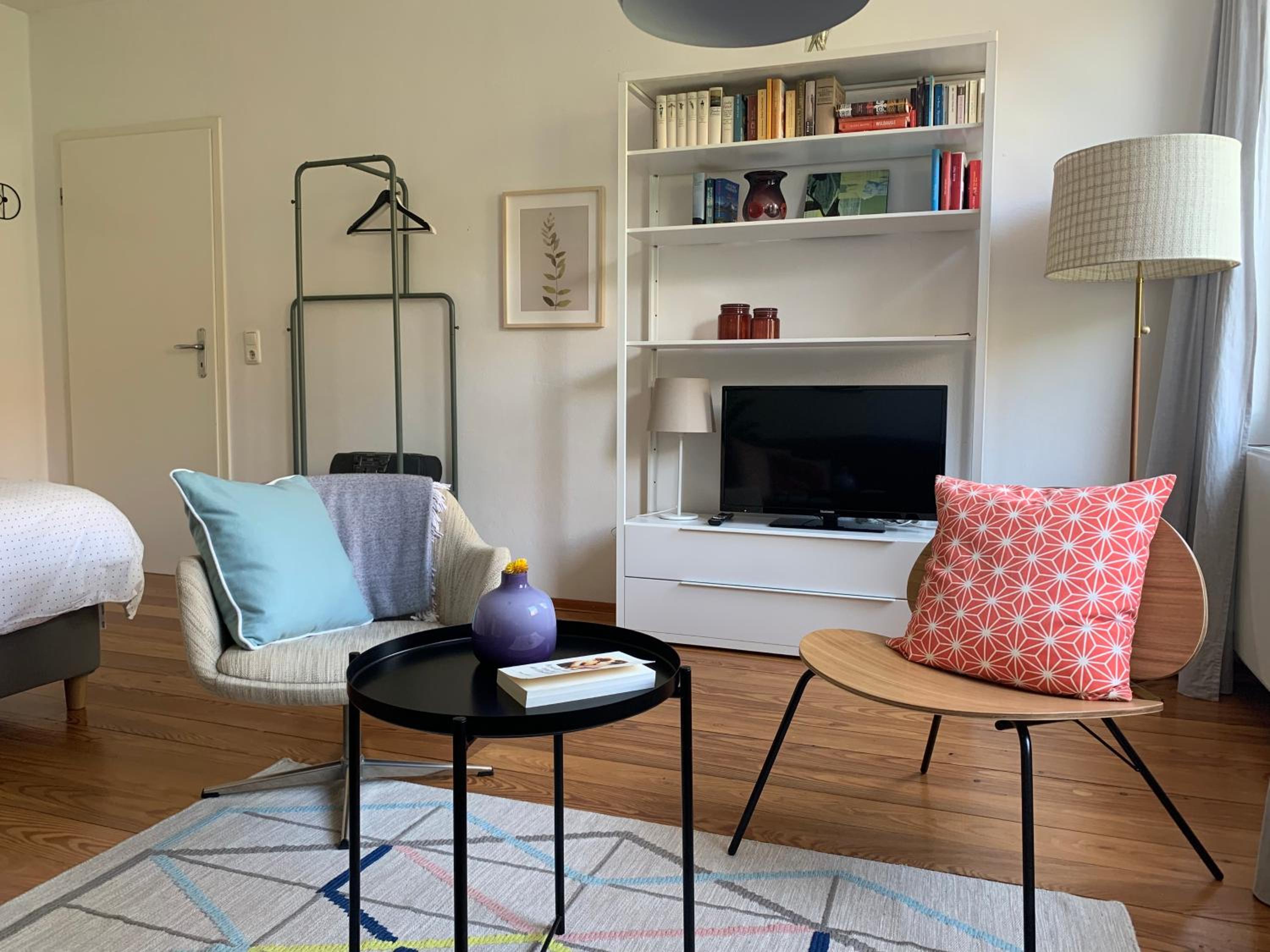 One-Bedroom Apartment photo 1