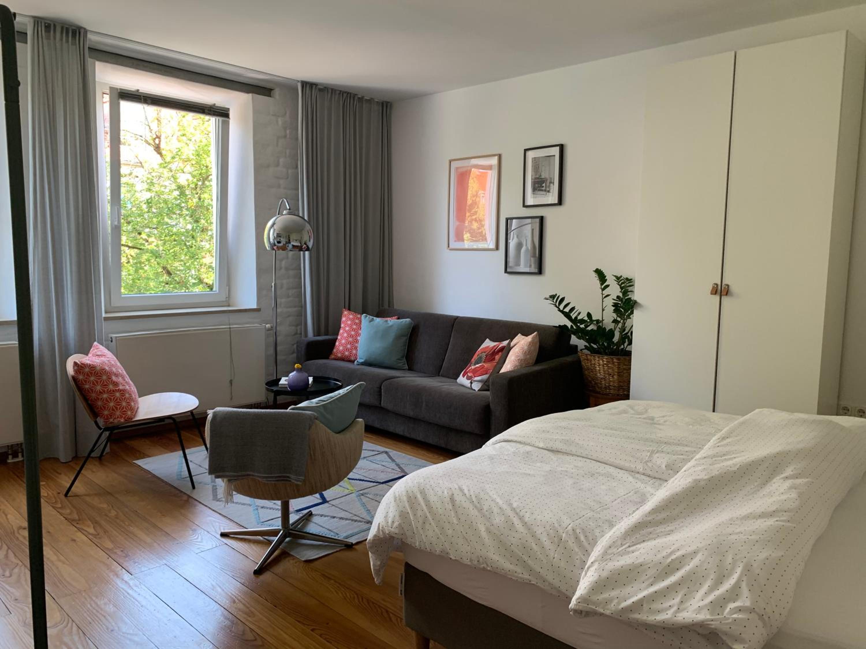 One-Bedroom Apartment photo 3