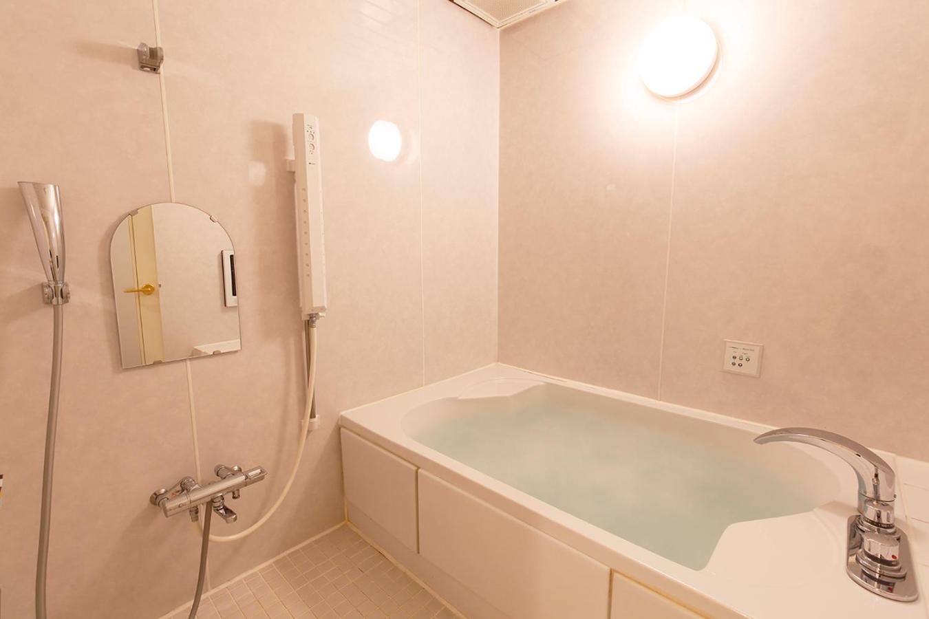 Standard Double Room - Photo 13