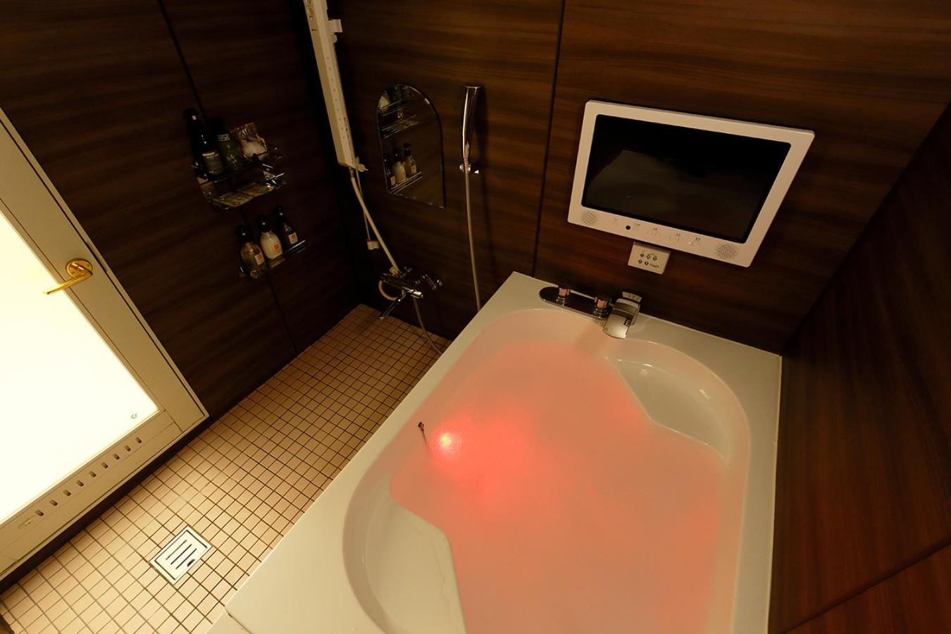 Standard Double Room - Photo 11