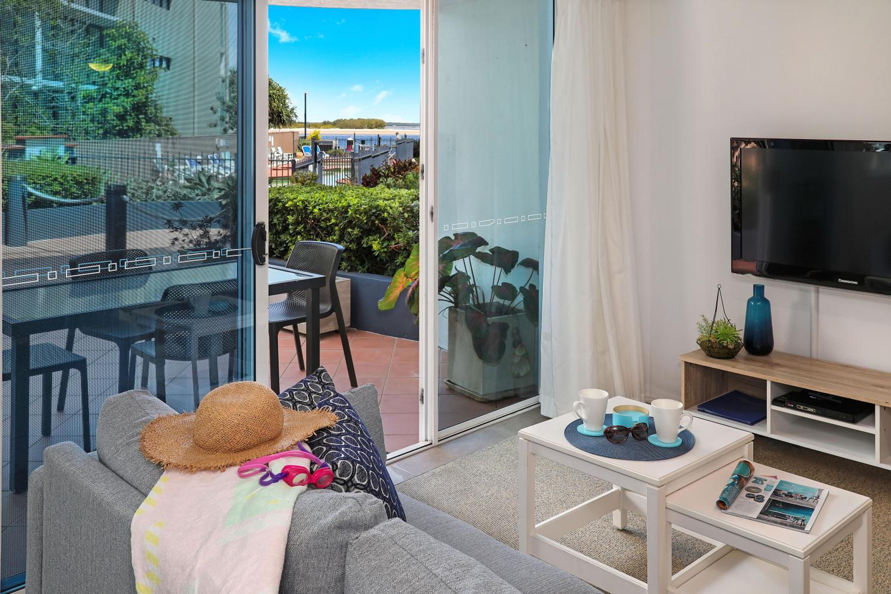Superior Two-Bedroom Ground Floor Apartment with Partial Water View, photo 6