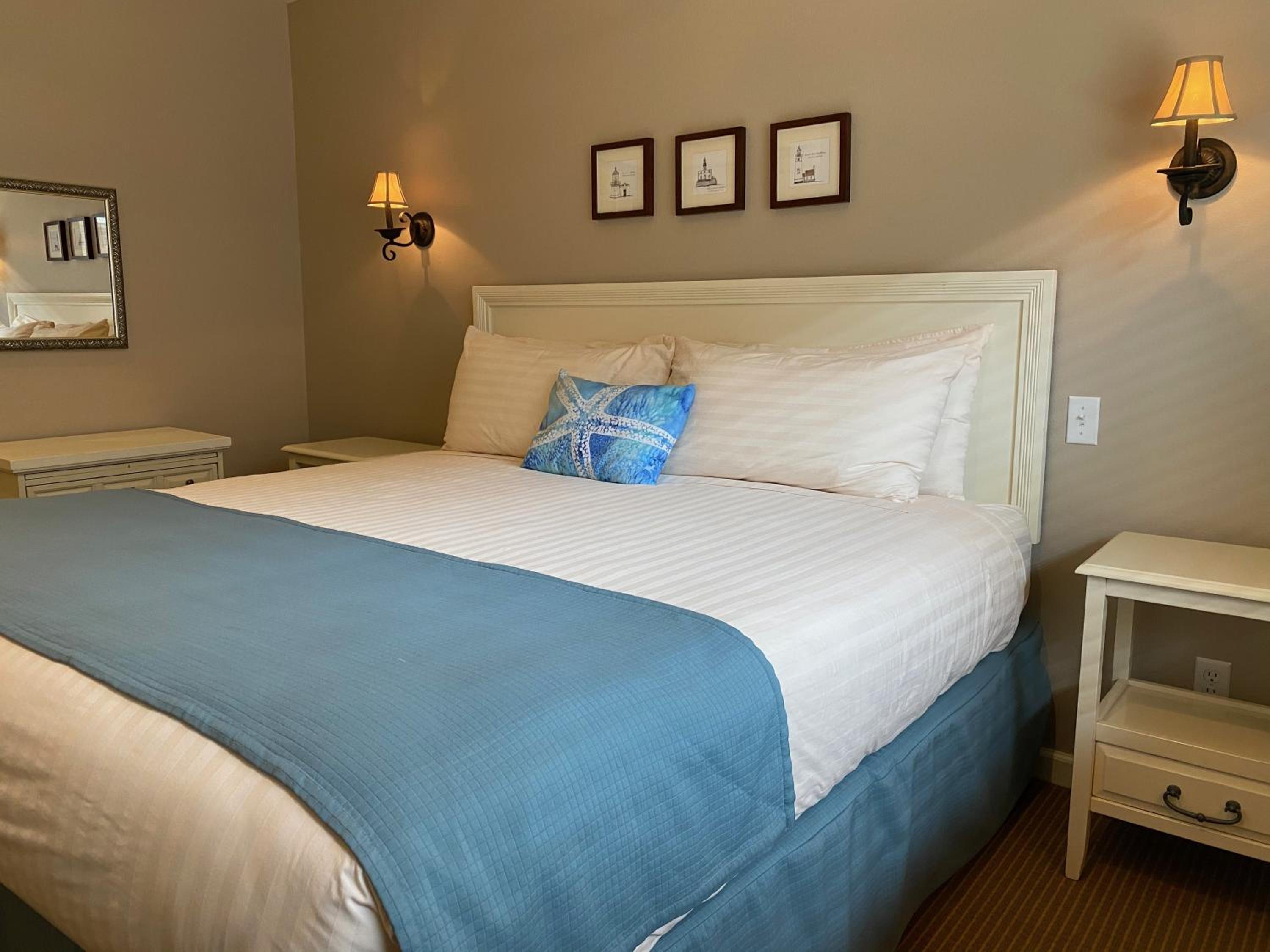 King Suite with Sofabed, 2nd Floor, Non - Pet photo 2