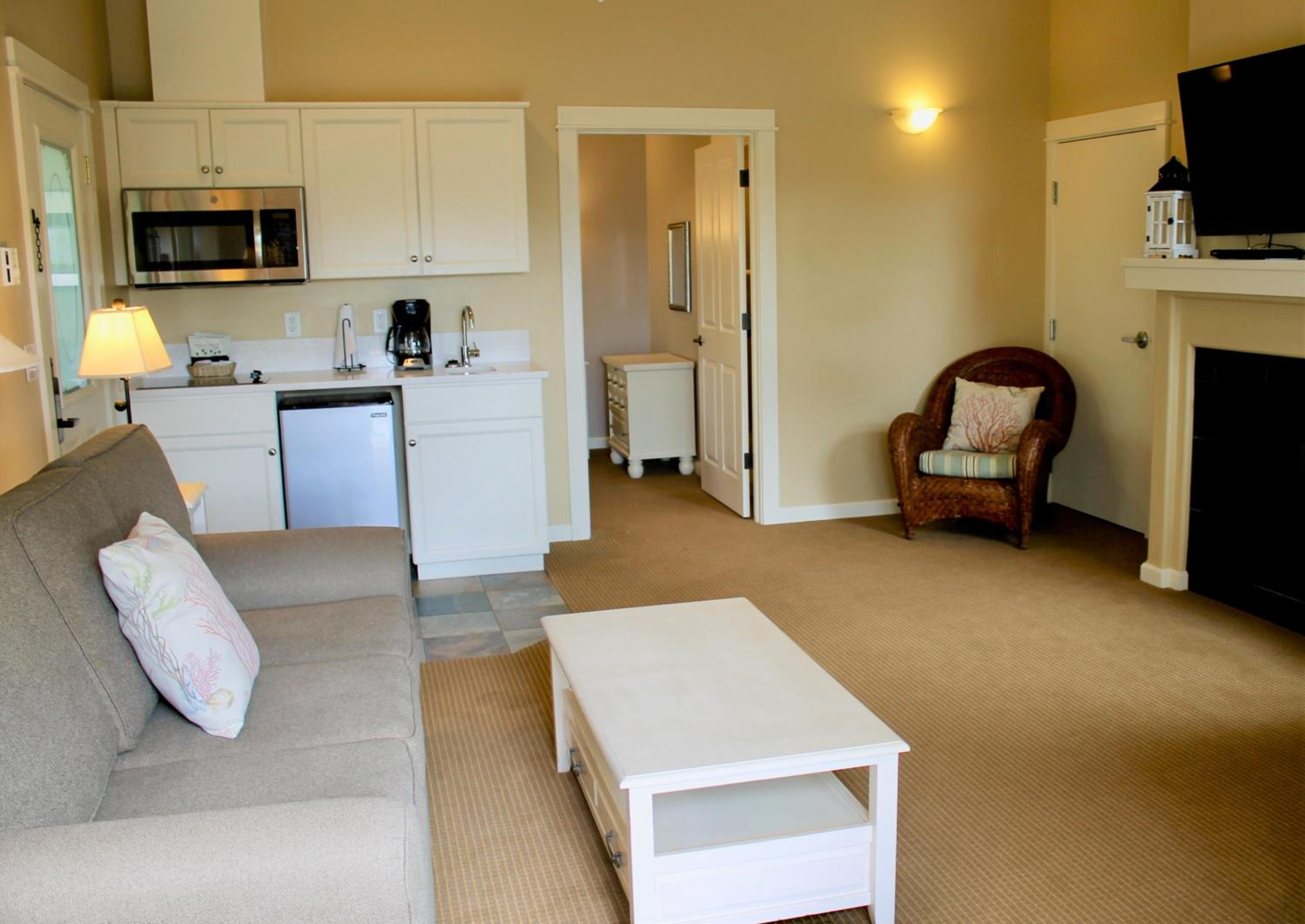 King Suite with Sofabed, 2nd Floor, Non - Pet