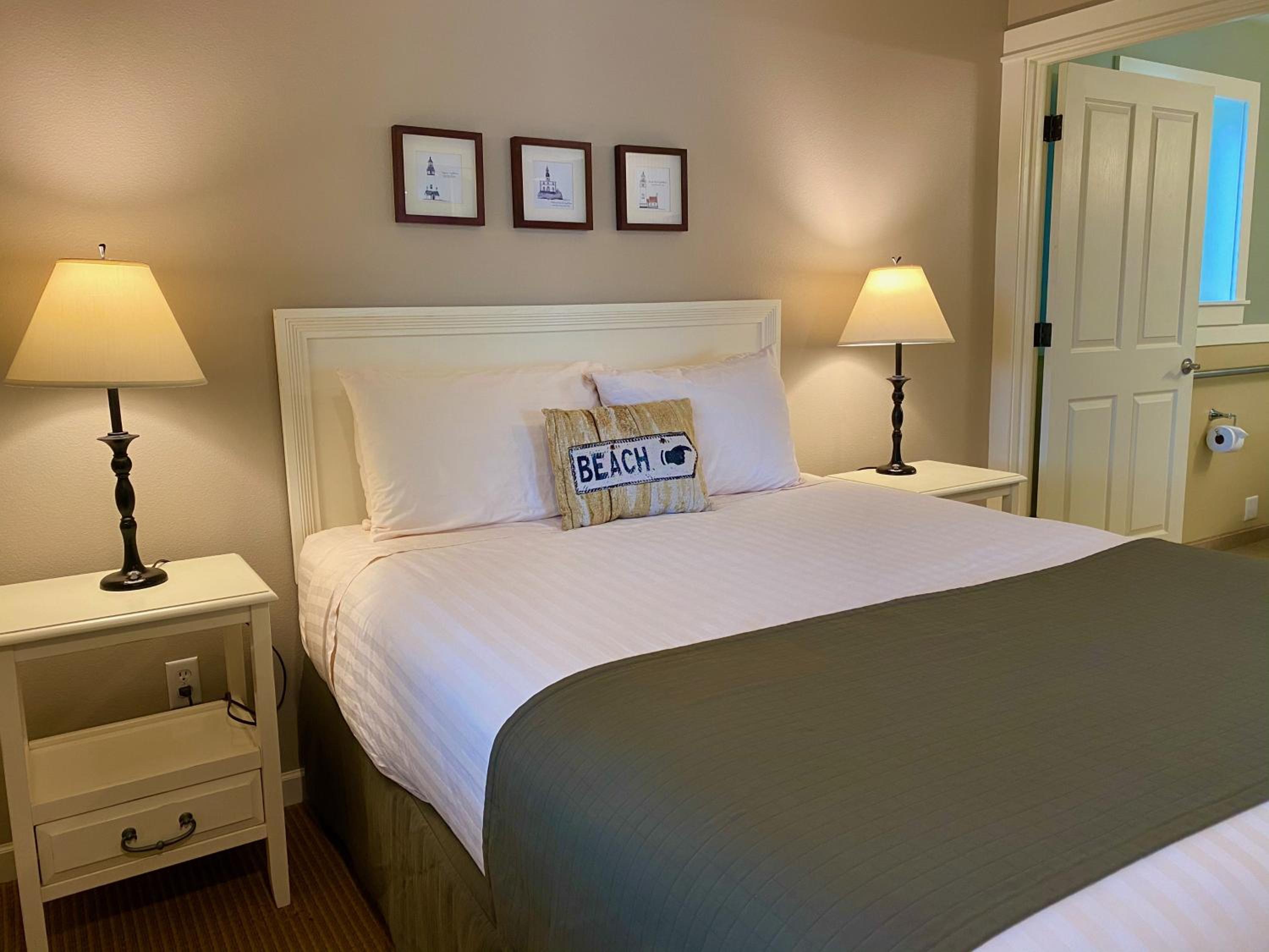 Accessible Queen Suite with Sofabed, 1st Floor, Non - Pet photo 2