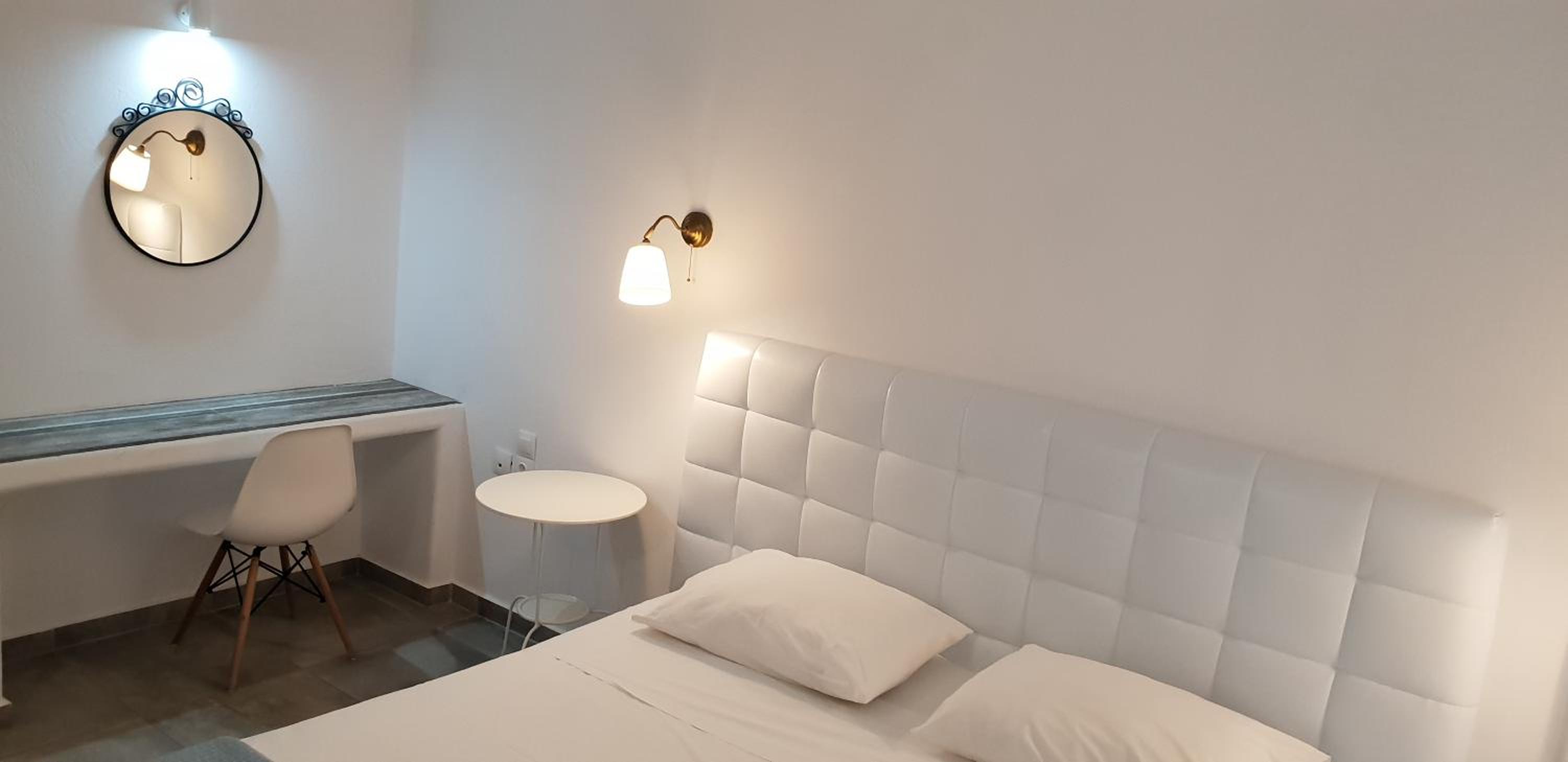 Deluxe Double or Twin Room with Pool View photo 3