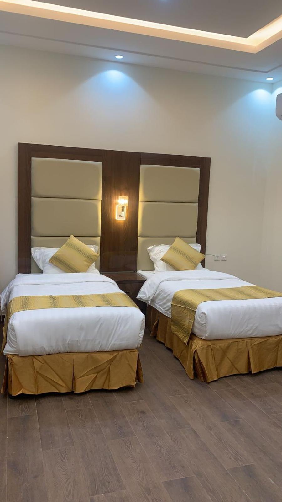 Twin Room with Shared Toilet