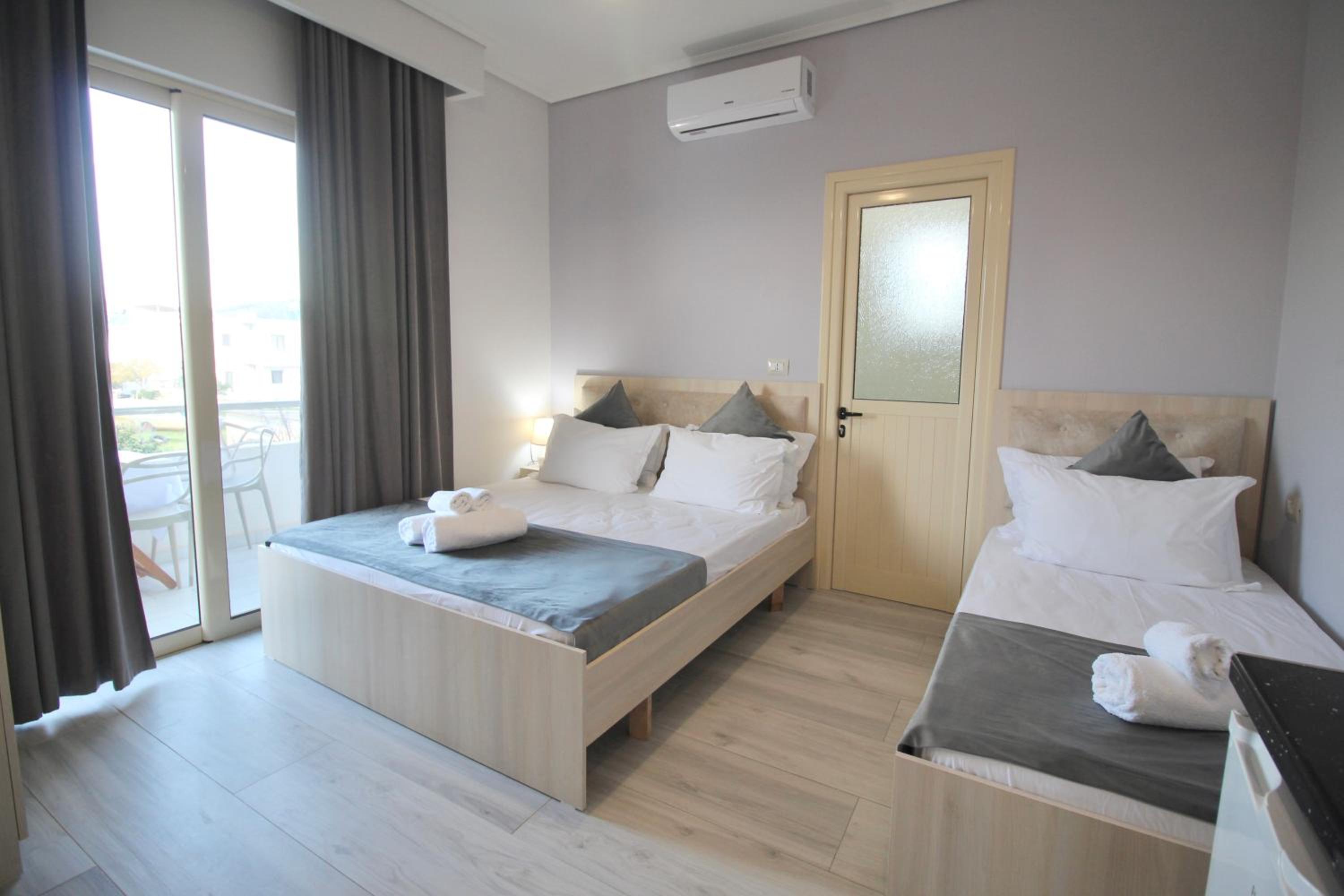 Triple Room with City View