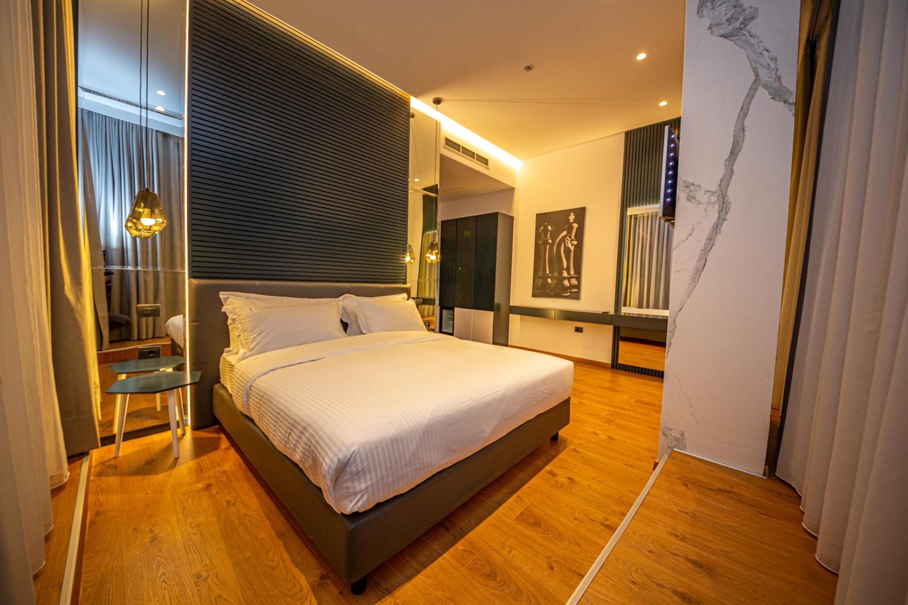 Deluxe Double or Twin Room
