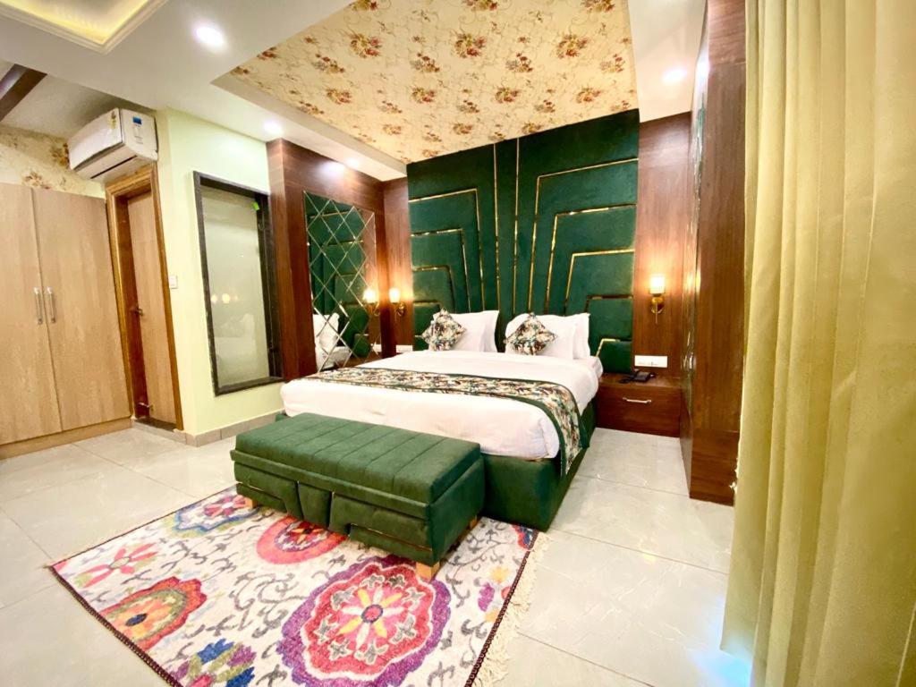Superior Suite - Photo 3