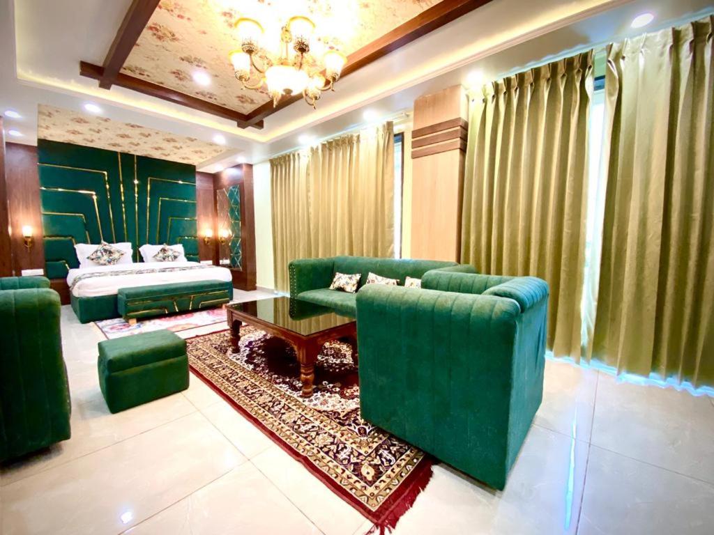 Superior Suite - Photo 5