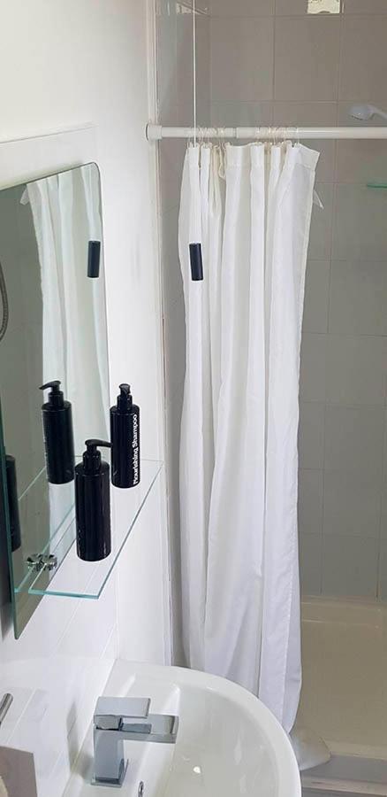 Standard Double Room - Photo 10