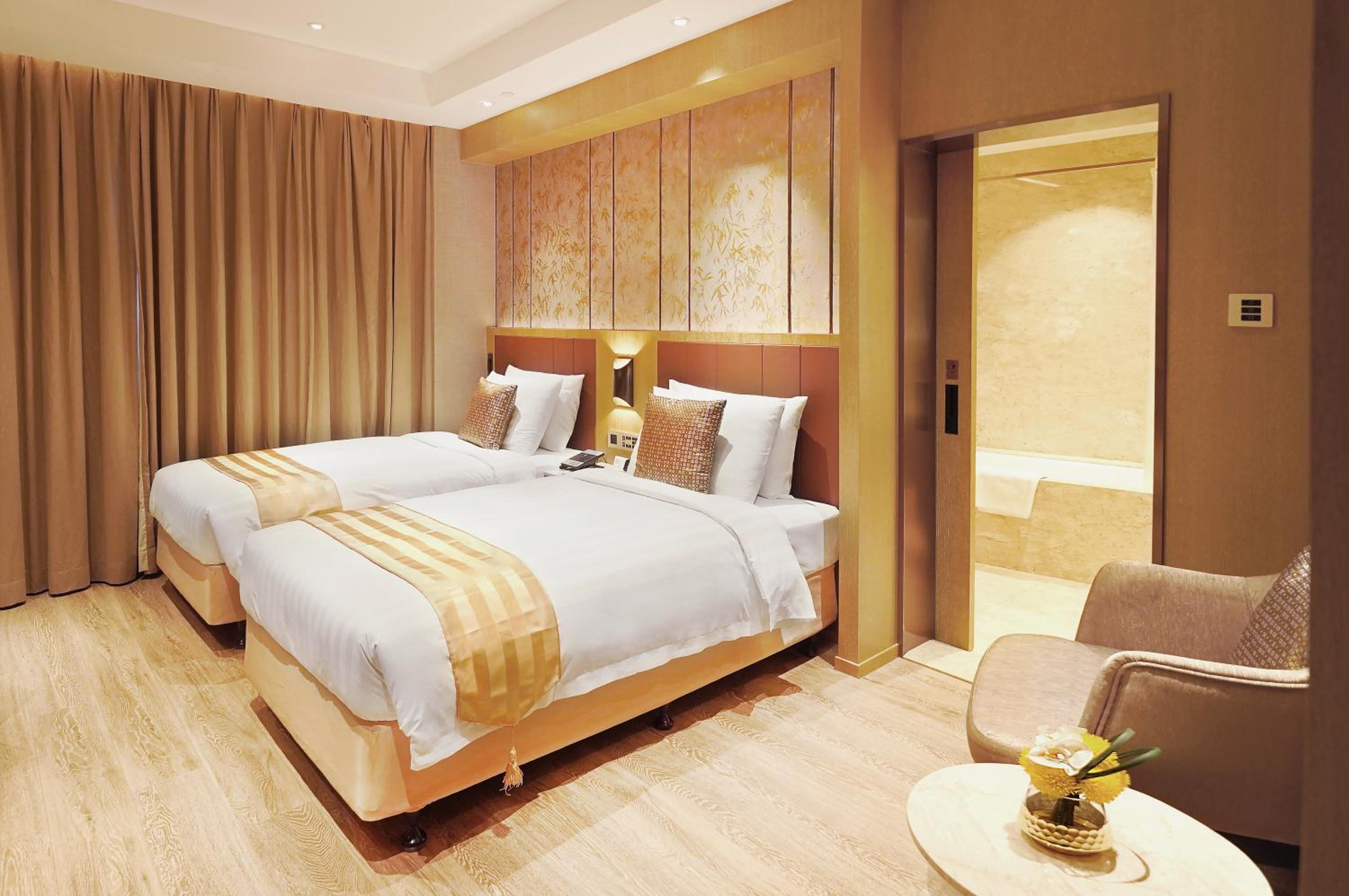 Deluxe Twin Room - Photo 1