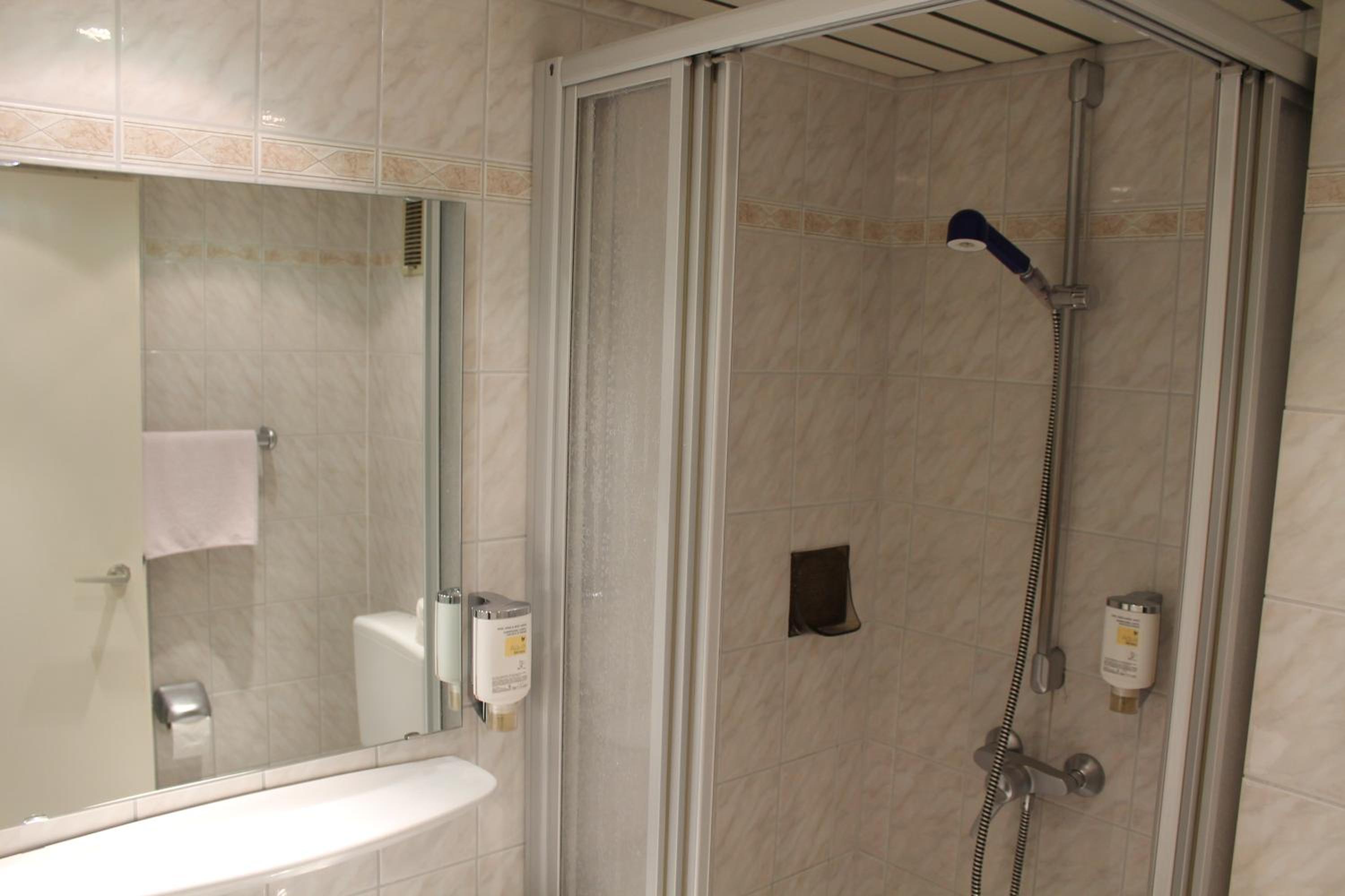 Double Room - Photo 10