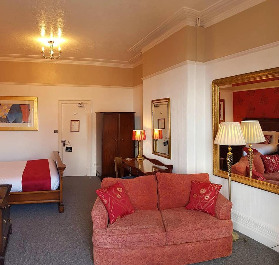 Deluxe Family Room - Photo 13