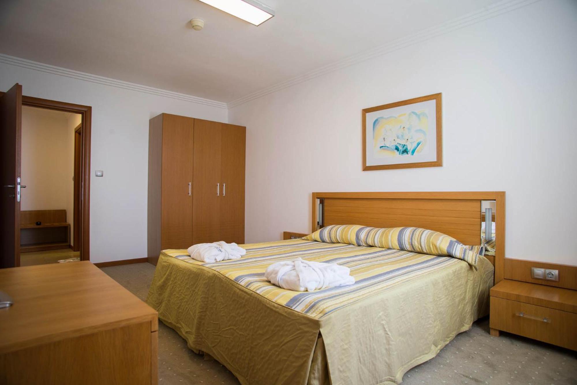 Two-Bedroom Apartment with Balcony (2 Adults + 2 Children) photo 2