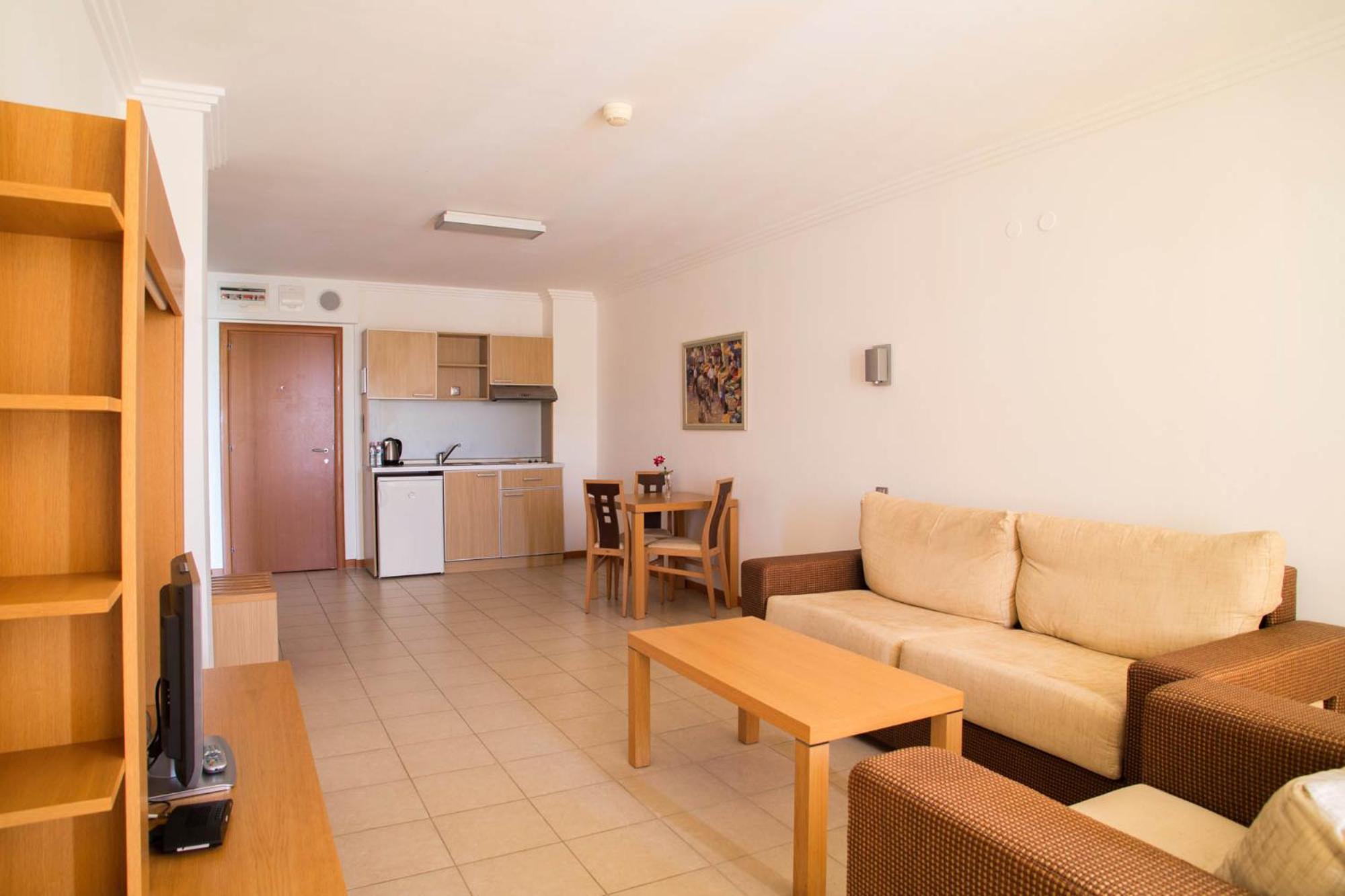 One Bedroom Apartment with Balcony (2 adults + 2 children)