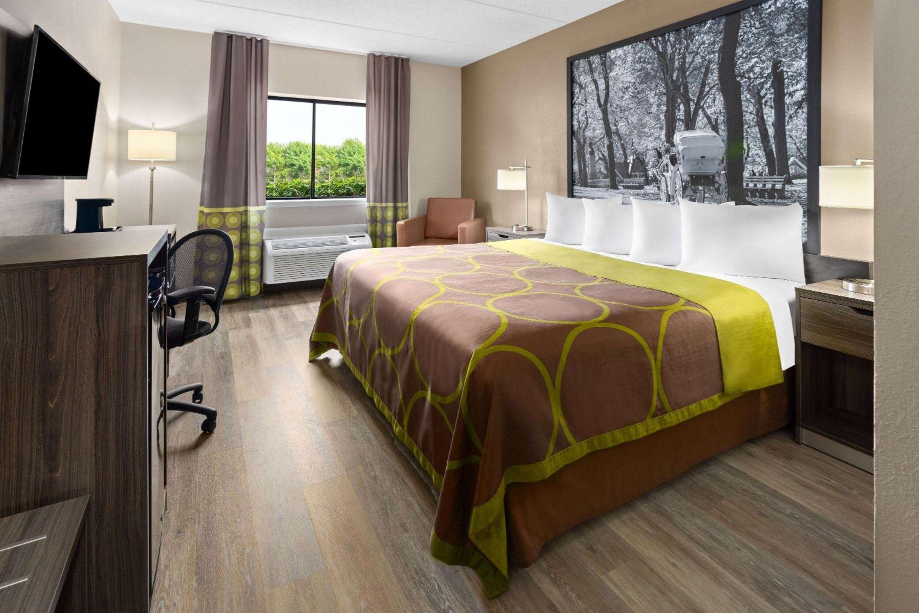 Deluxe King Room - Non-Smoking